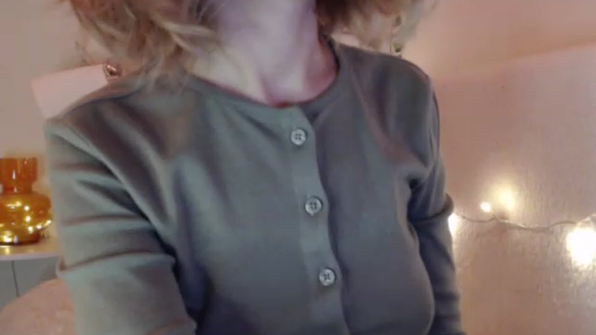 Gallery image thumbnail from Nora_Sweet's myfreecams stream on, 02/13/2023, 20:08 image 17 of 20