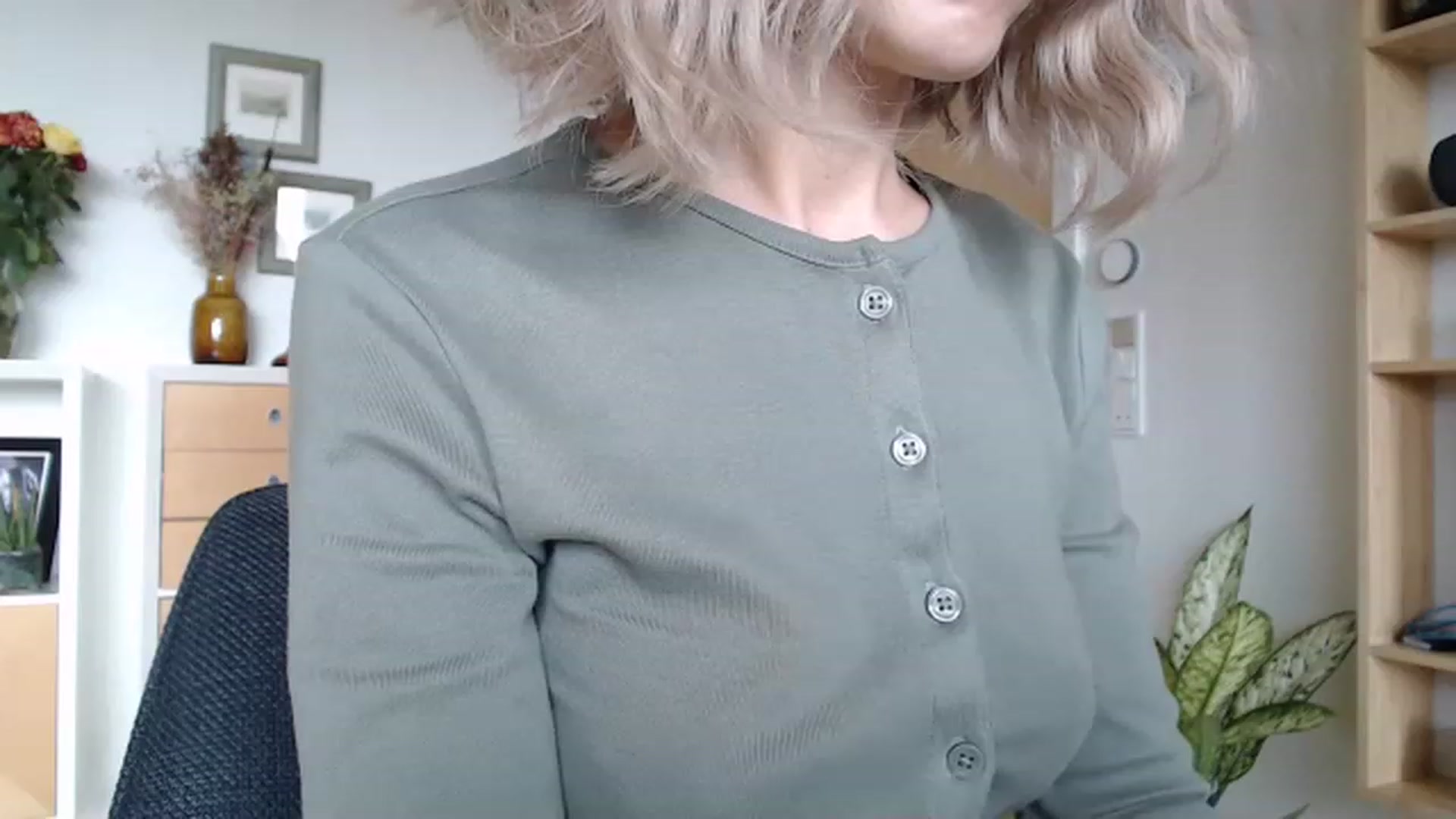 Gallery image thumbnail from Nora_Sweet's myfreecams stream on, 02/22/2023, 12:01 image 19 of 20