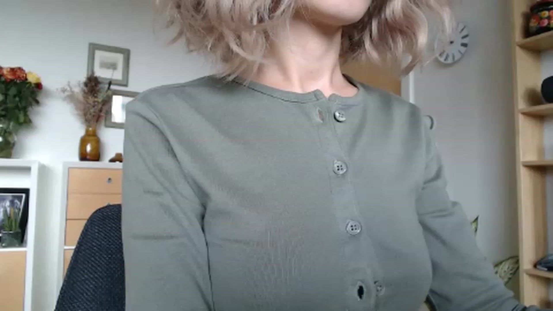 Gallery image thumbnail from Nora_Sweet's myfreecams stream on, 02/22/2023, 12:01 image 16 of 20
