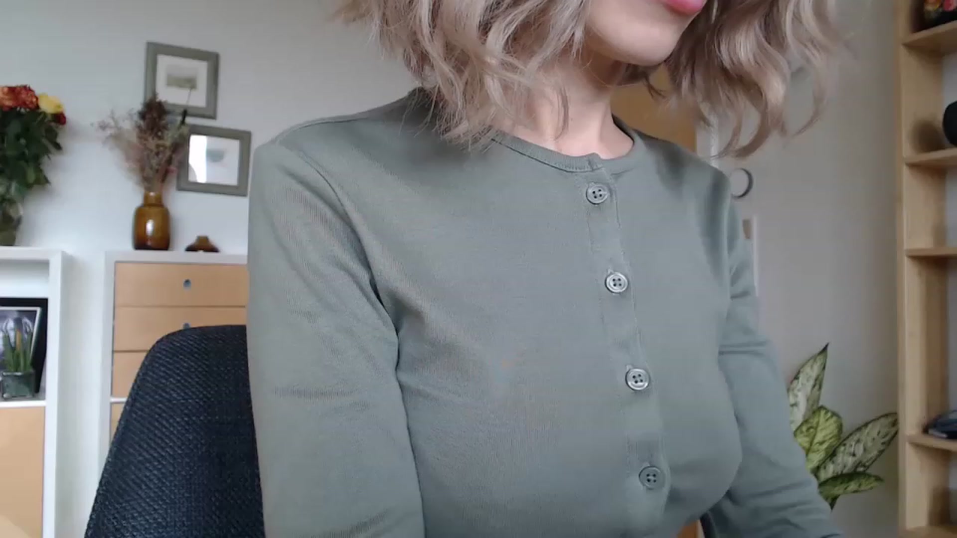 Gallery image thumbnail from Nora_Sweet's myfreecams stream on, 02/22/2023, 12:01 image 6 of 20