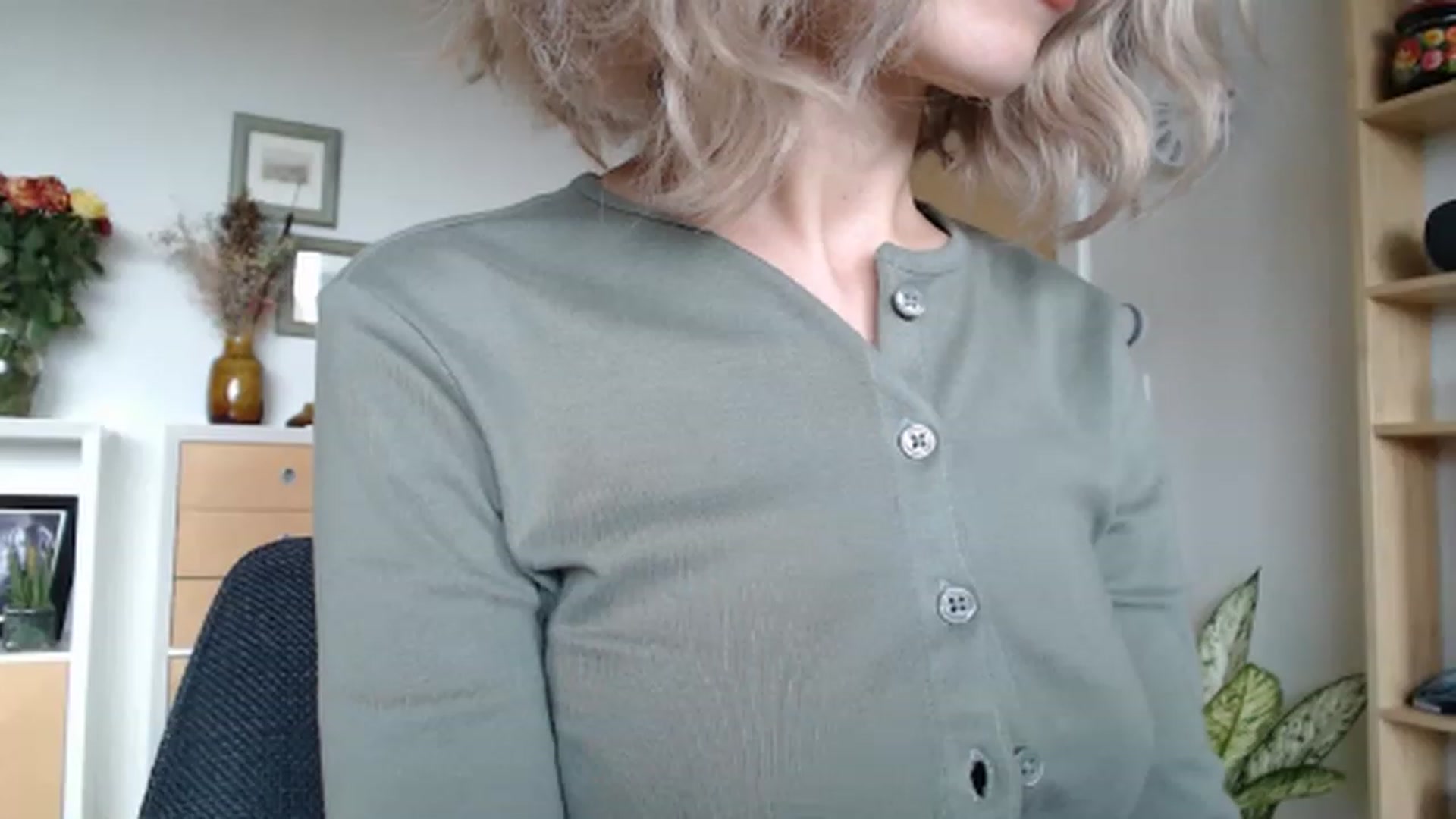 Gallery image thumbnail from Nora_Sweet's myfreecams stream on, 02/22/2023, 12:01 image 18 of 20