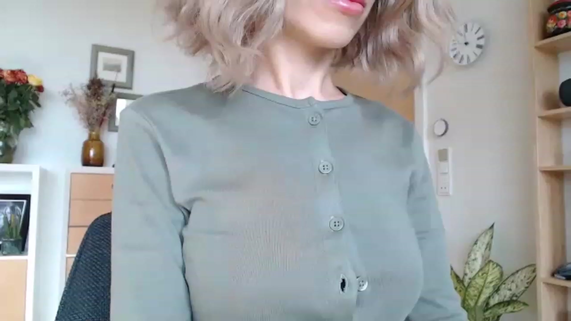 Gallery image thumbnail from Nora_Sweet's myfreecams stream on, 02/22/2023, 12:01 image 14 of 20