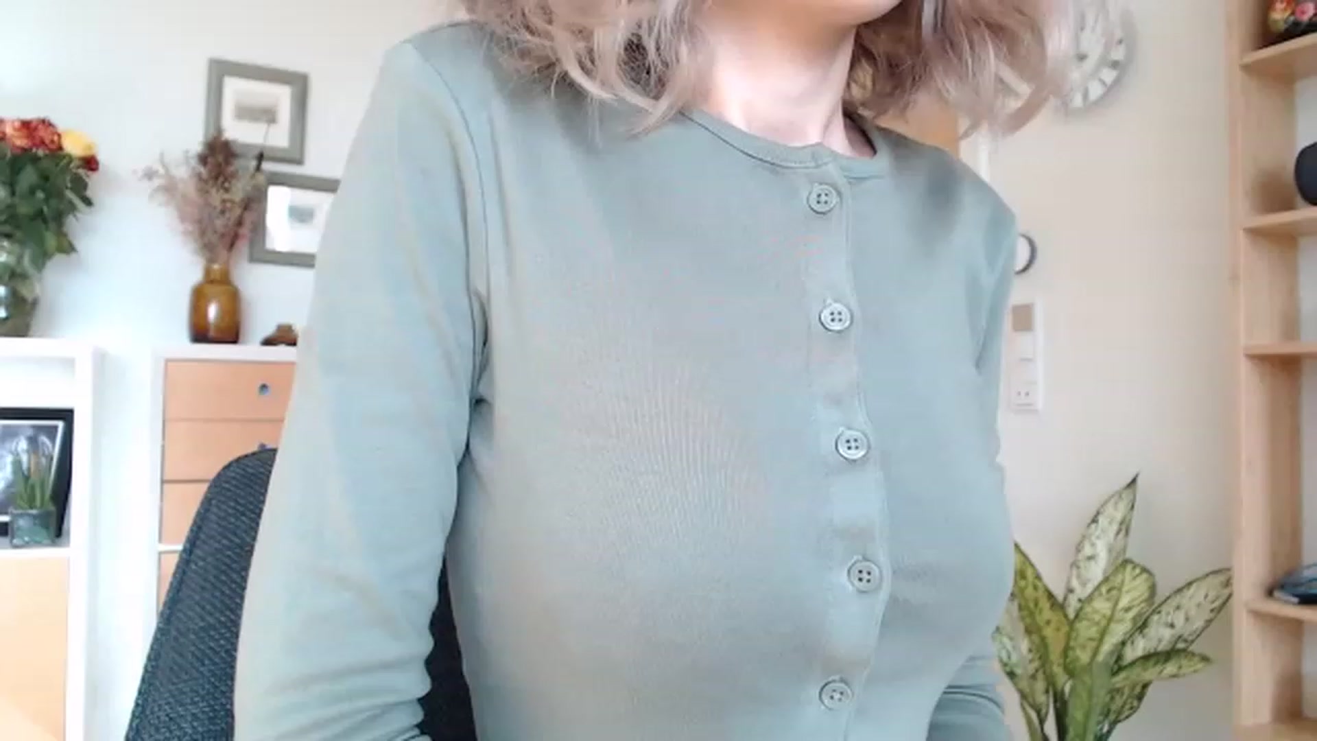 Gallery image thumbnail from Nora_Sweet's myfreecams stream on, 02/22/2023, 12:01 image 12 of 20