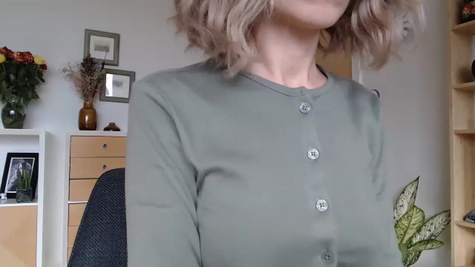 Gallery image thumbnail from Nora_Sweet's myfreecams stream on, 02/22/2023, 14:25 image 17 of 20