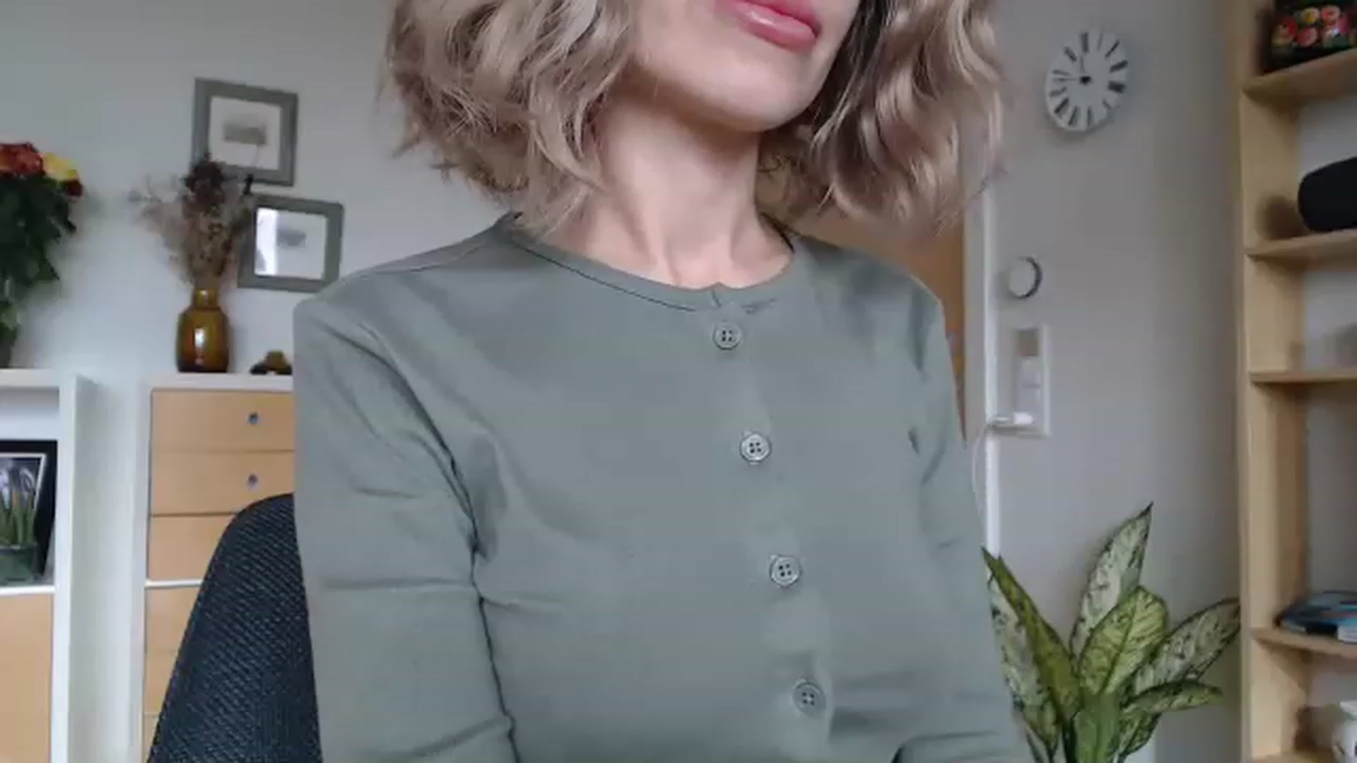 Gallery image thumbnail from Nora_Sweet's myfreecams stream on, 02/22/2023, 14:25 image 4 of 20