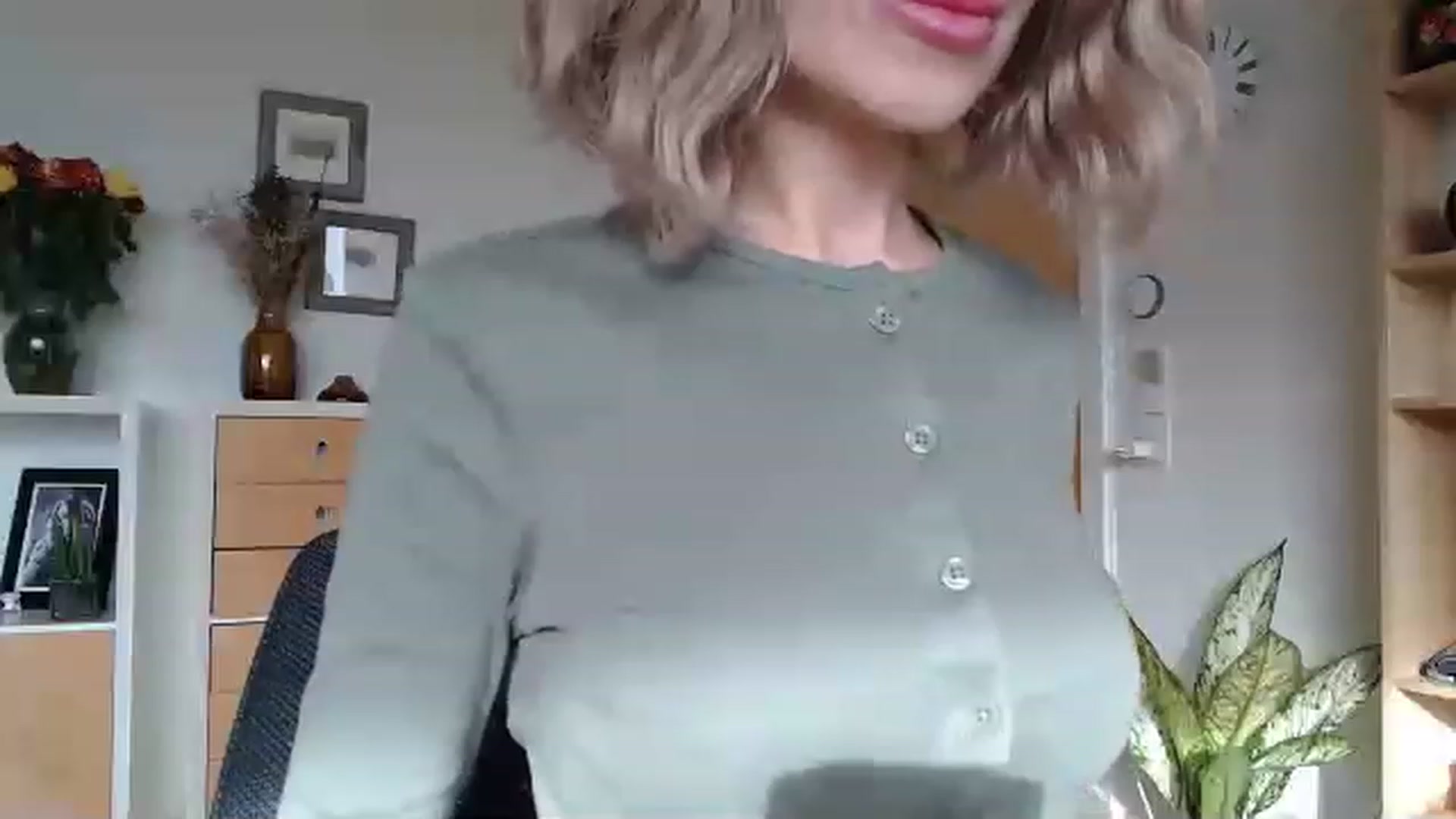 Gallery image thumbnail from Nora_Sweet's myfreecams stream on, 02/22/2023, 14:25 image 12 of 20