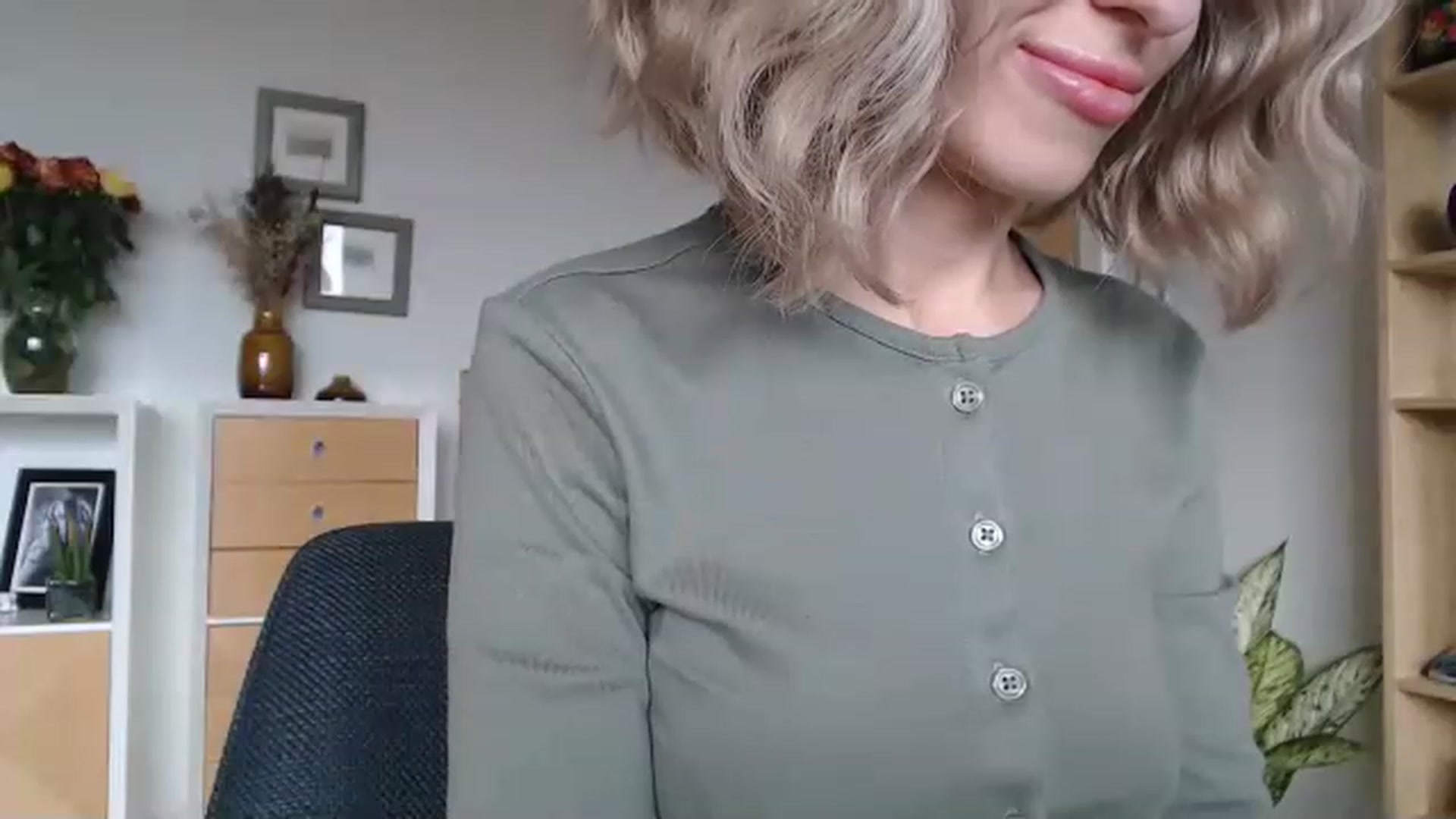 Gallery image thumbnail from Nora_Sweet's myfreecams stream on, 02/22/2023, 14:25 image 6 of 20