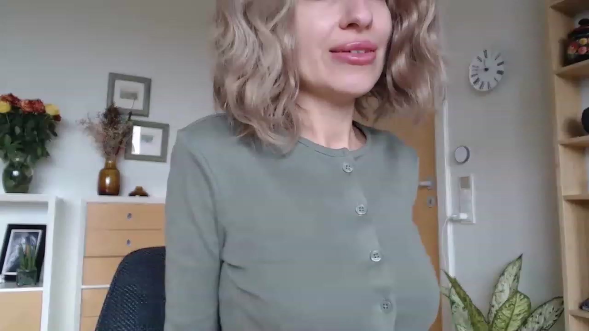 Gallery image thumbnail from Nora_Sweet's myfreecams stream on, 02/22/2023, 14:25 image 1 of 20