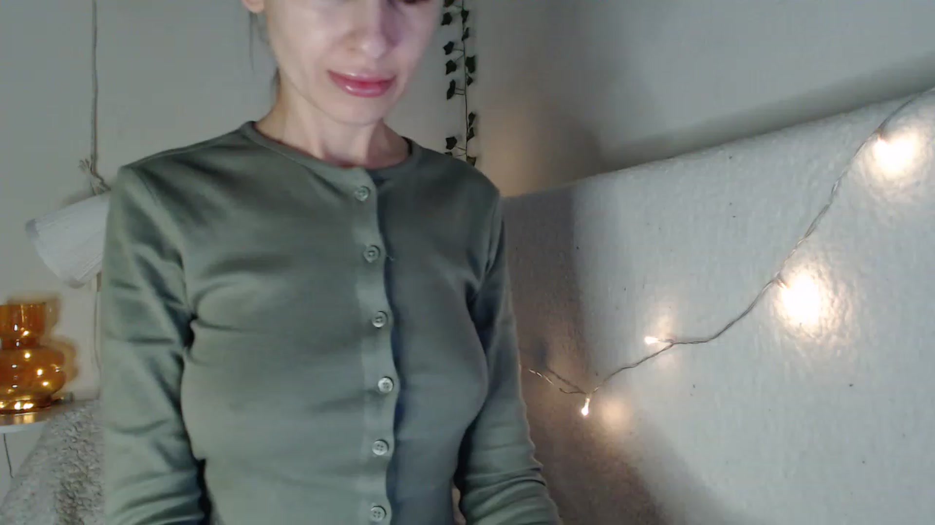 Gallery image thumbnail from Nora_Sweet's myfreecams stream on, 03/08/2023, 12:08 image 13 of 20