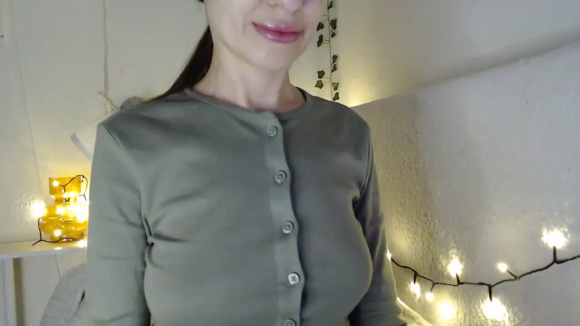 Gallery image thumbnail from Nora_Sweet's myfreecams stream on, 03/29/2023, 11:35 image 13 of 20