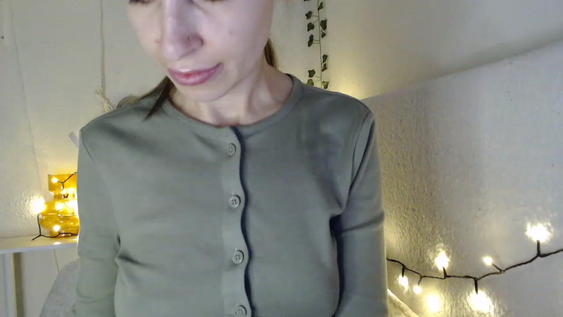 Gallery image thumbnail from Nora_Sweet's myfreecams stream on, 03/29/2023, 11:35 image 14 of 20