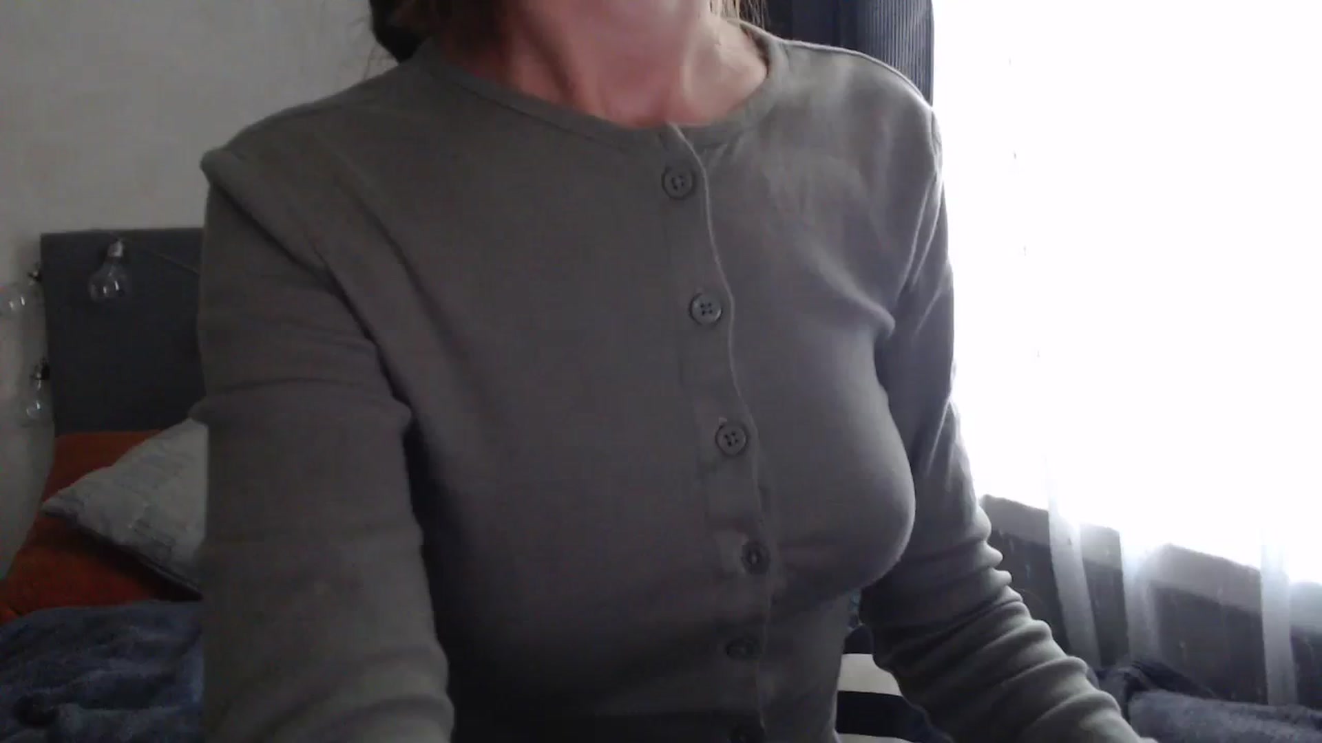 Gallery image thumbnail from Nora_Sweet's myfreecams stream on, 09/13/2023, 08:51 image 16 of 20