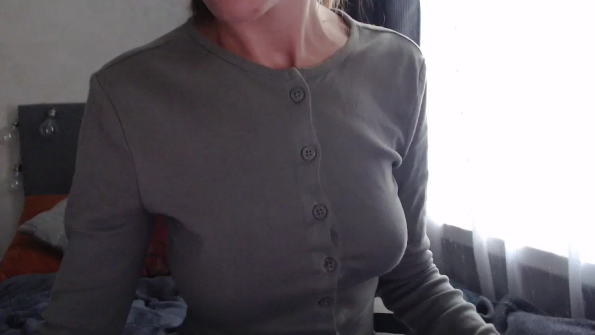 Gallery image thumbnail from Nora_Sweet's myfreecams stream on, 09/13/2023, 08:51 image 17 of 20