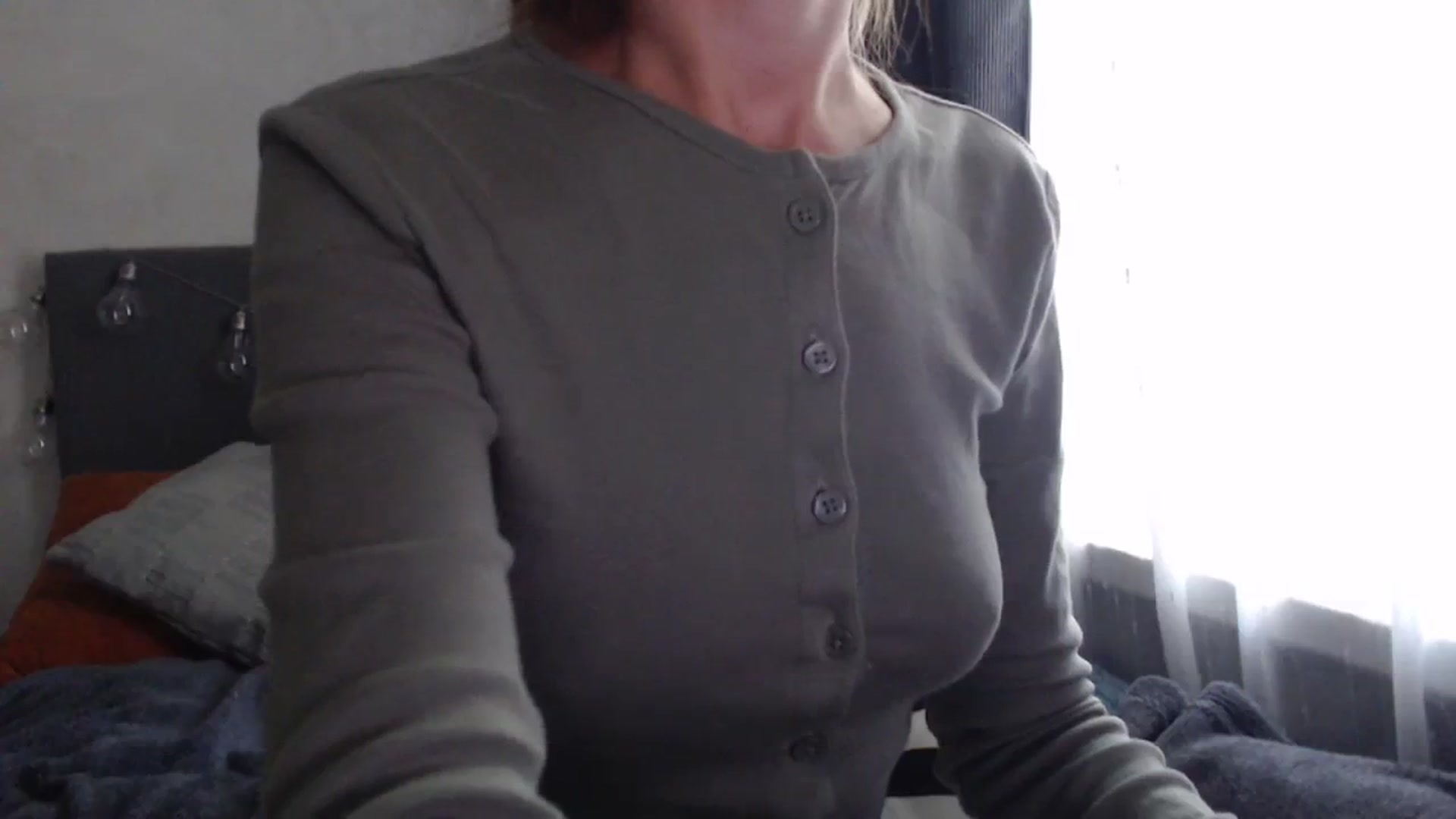 Gallery image thumbnail from Nora_Sweet's myfreecams stream on, 09/13/2023, 08:51 image 13 of 20