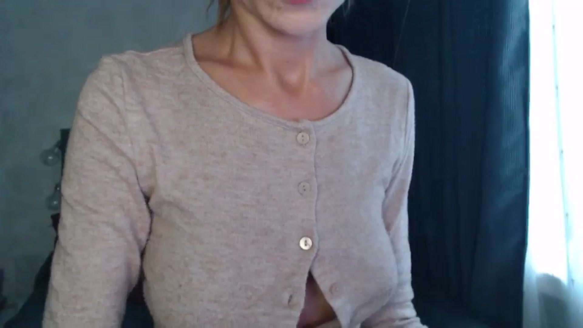 Gallery image thumbnail from Nora_Sweet's myfreecams stream on, 07/22/2024, 09:00 image 17 of 20