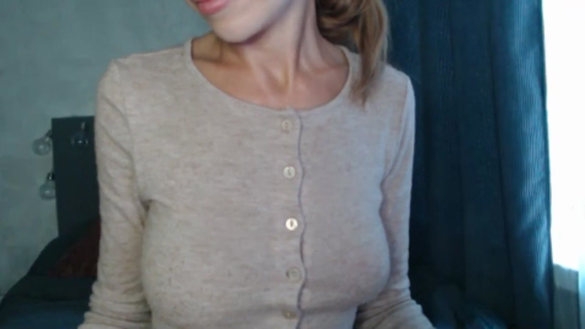 Gallery image thumbnail from Nora_Sweet's myfreecams stream on, 07/25/2024, 10:52 image 7 of 20