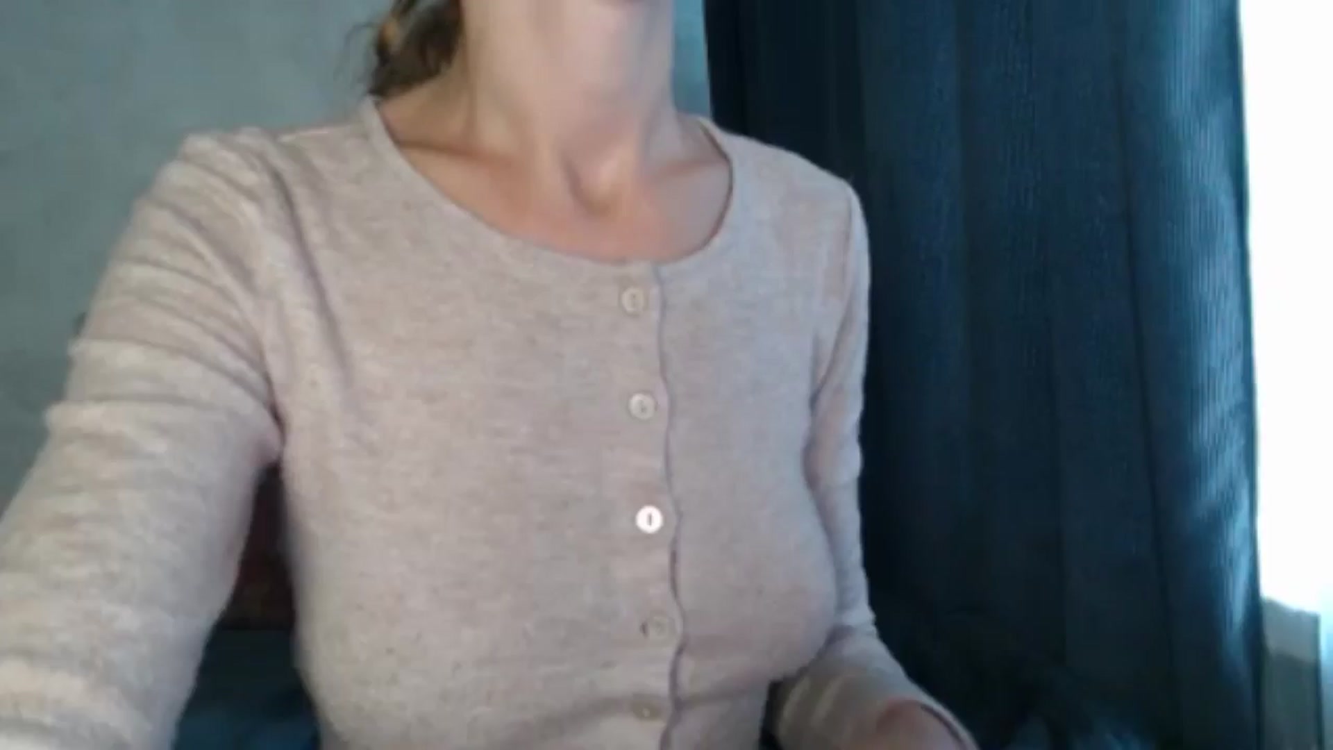 Gallery image thumbnail from Nora_Sweet's myfreecams stream on, 07/25/2024, 10:52 image 11 of 20