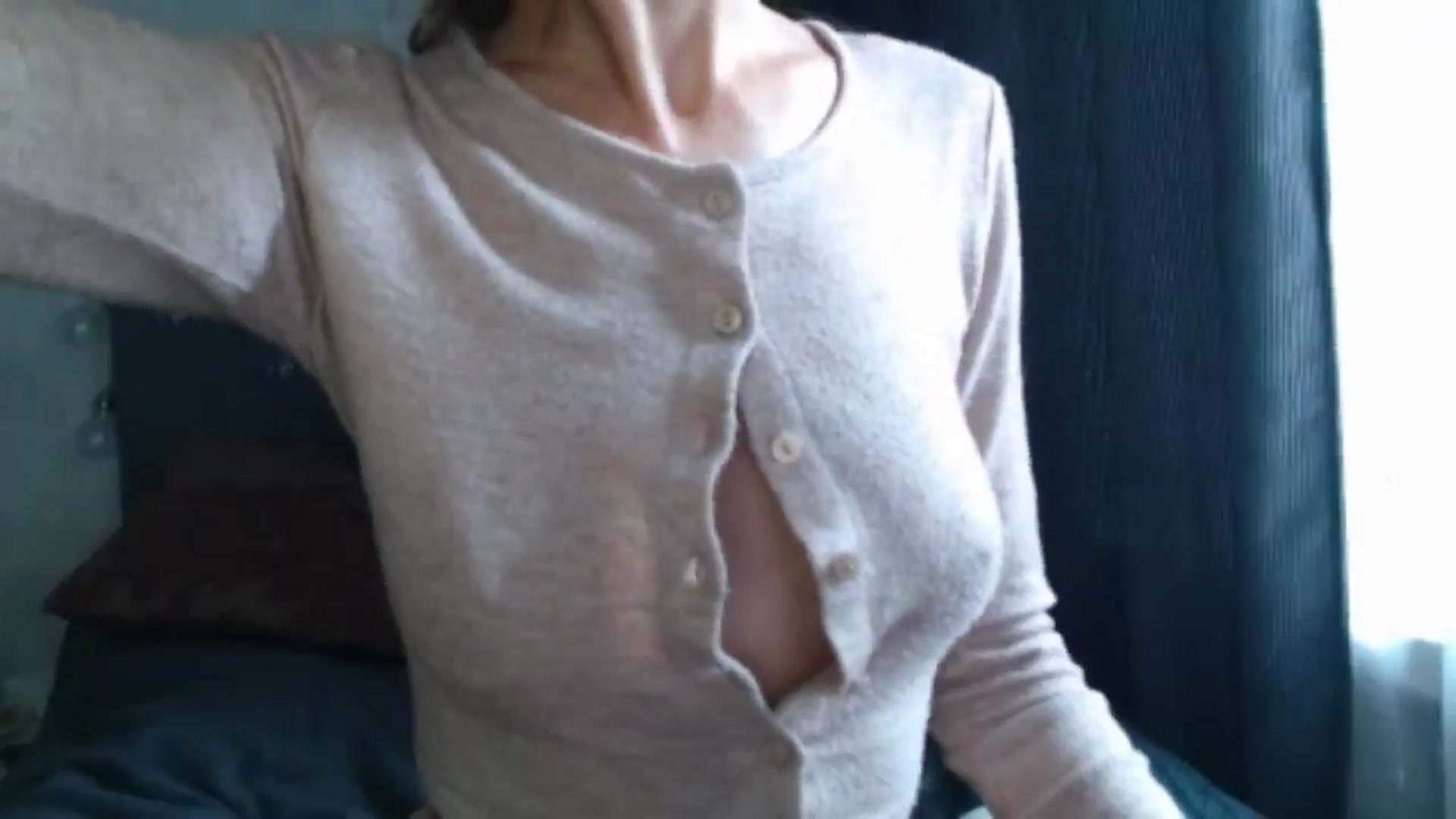 Gallery image thumbnail from Nora_Sweet's myfreecams stream on, 07/30/2024, 08:28 image 16 of 20