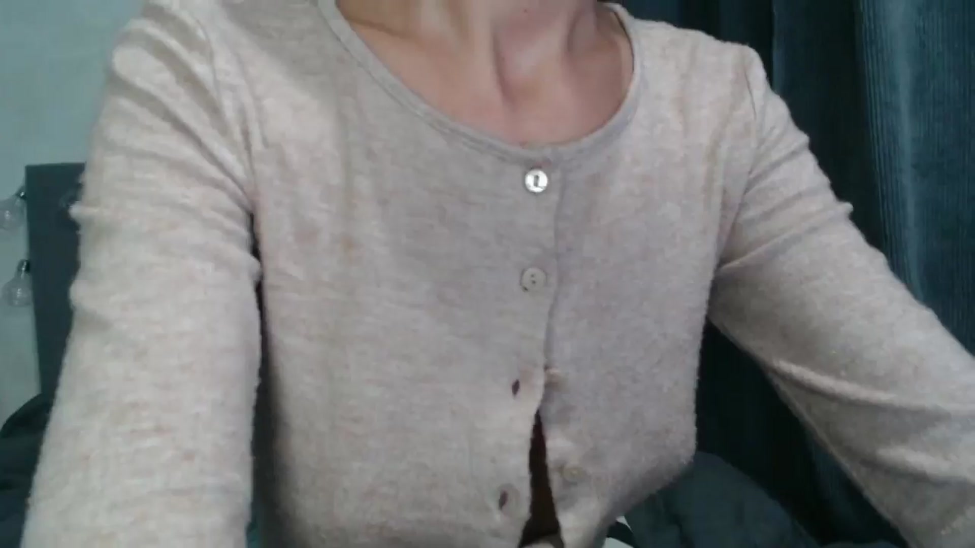 Gallery image thumbnail from Nora_Sweet's myfreecams stream on, 08/03/2024, 18:35 image 7 of 20