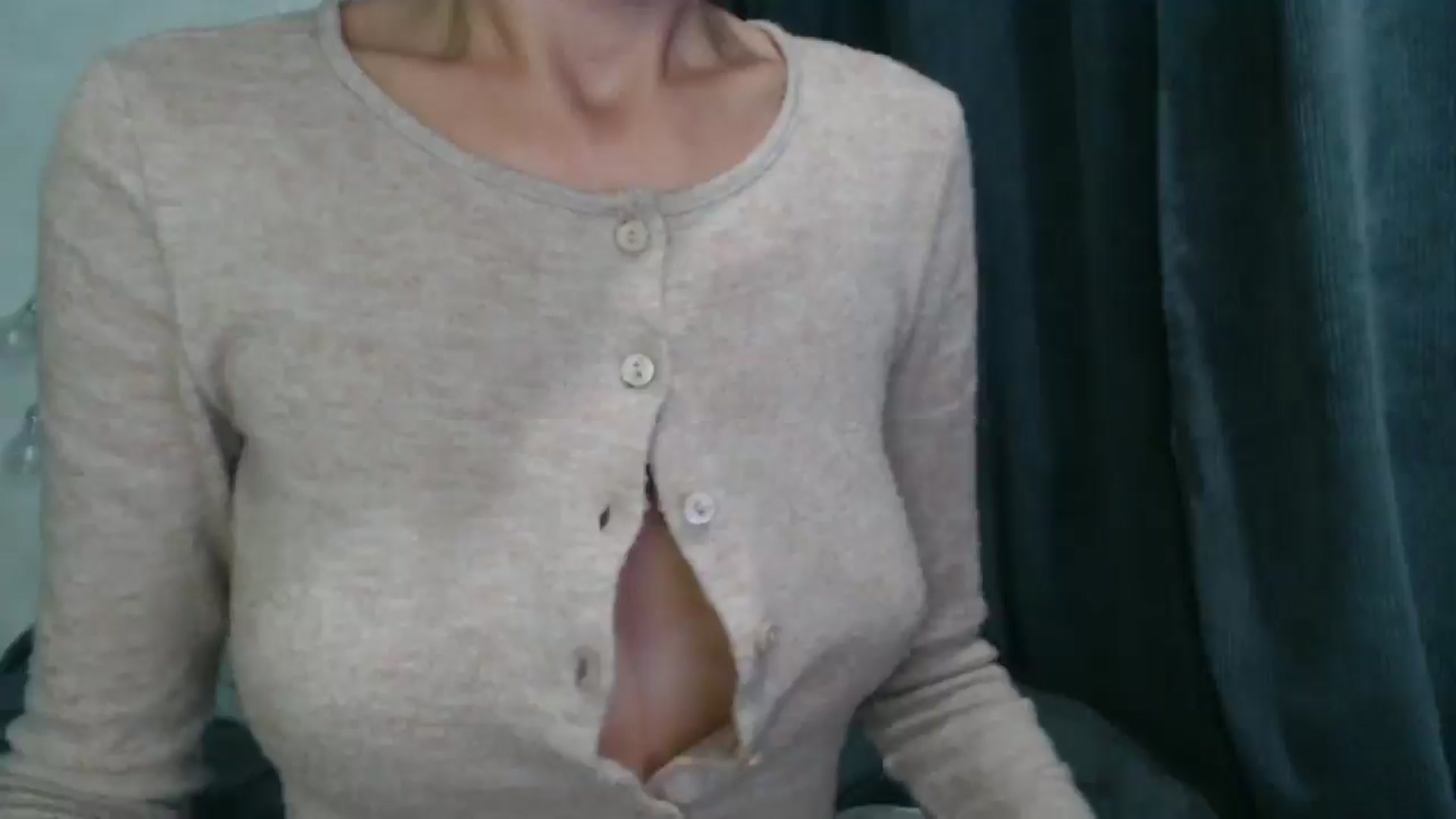 Gallery image thumbnail from Nora_Sweet's myfreecams stream on, 08/03/2024, 18:35 image 14 of 20