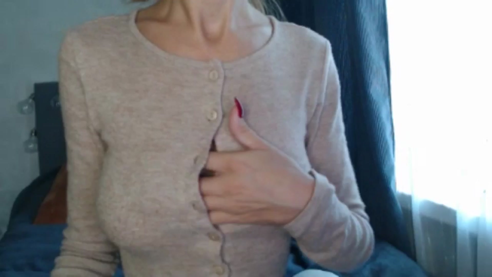 Gallery image thumbnail from Nora_Sweet's myfreecams stream on, 08/06/2024, 08:49 image 4 of 20
