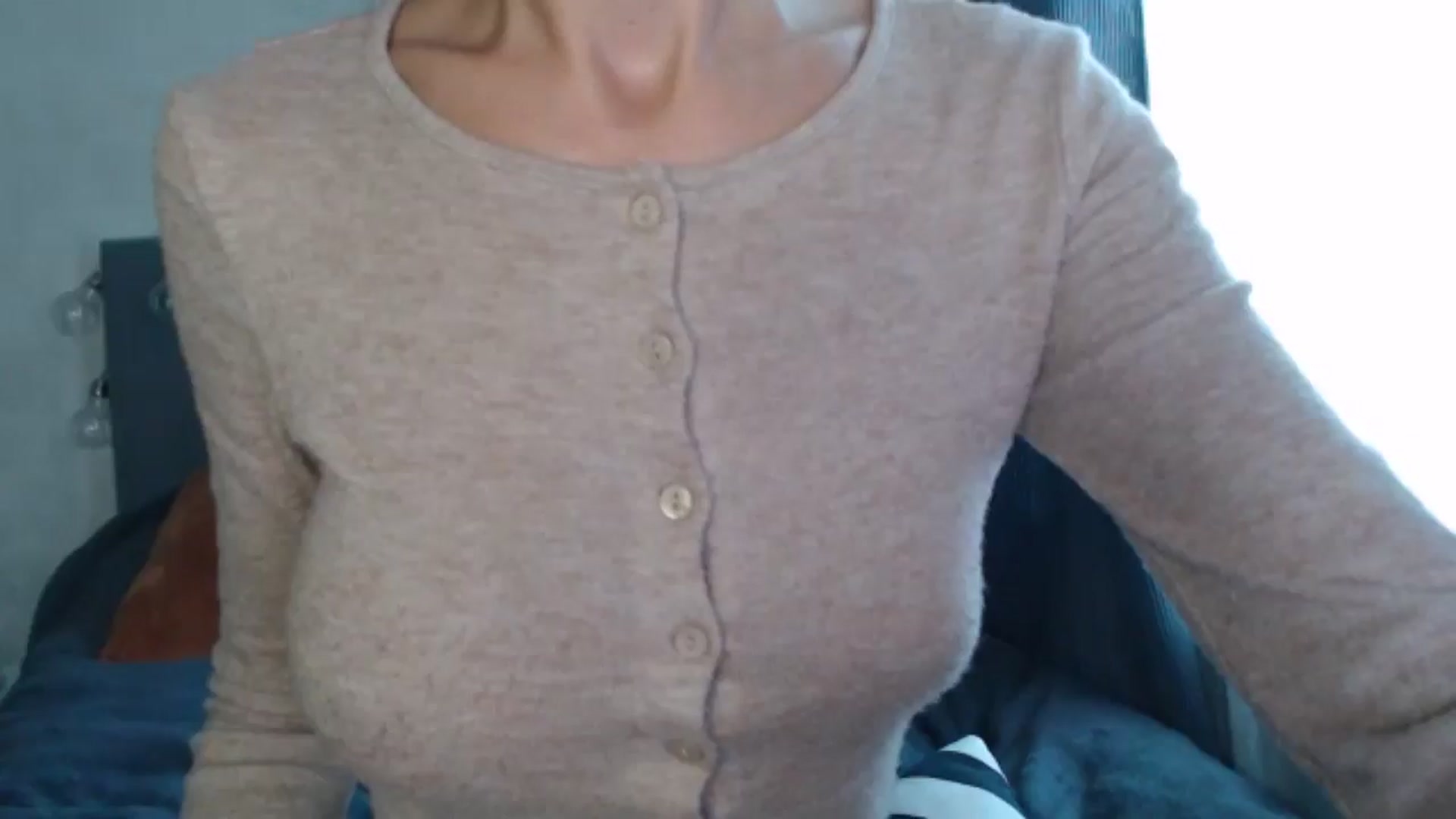 Gallery image thumbnail from Nora_Sweet's myfreecams stream on, 08/06/2024, 08:49 image 1 of 20