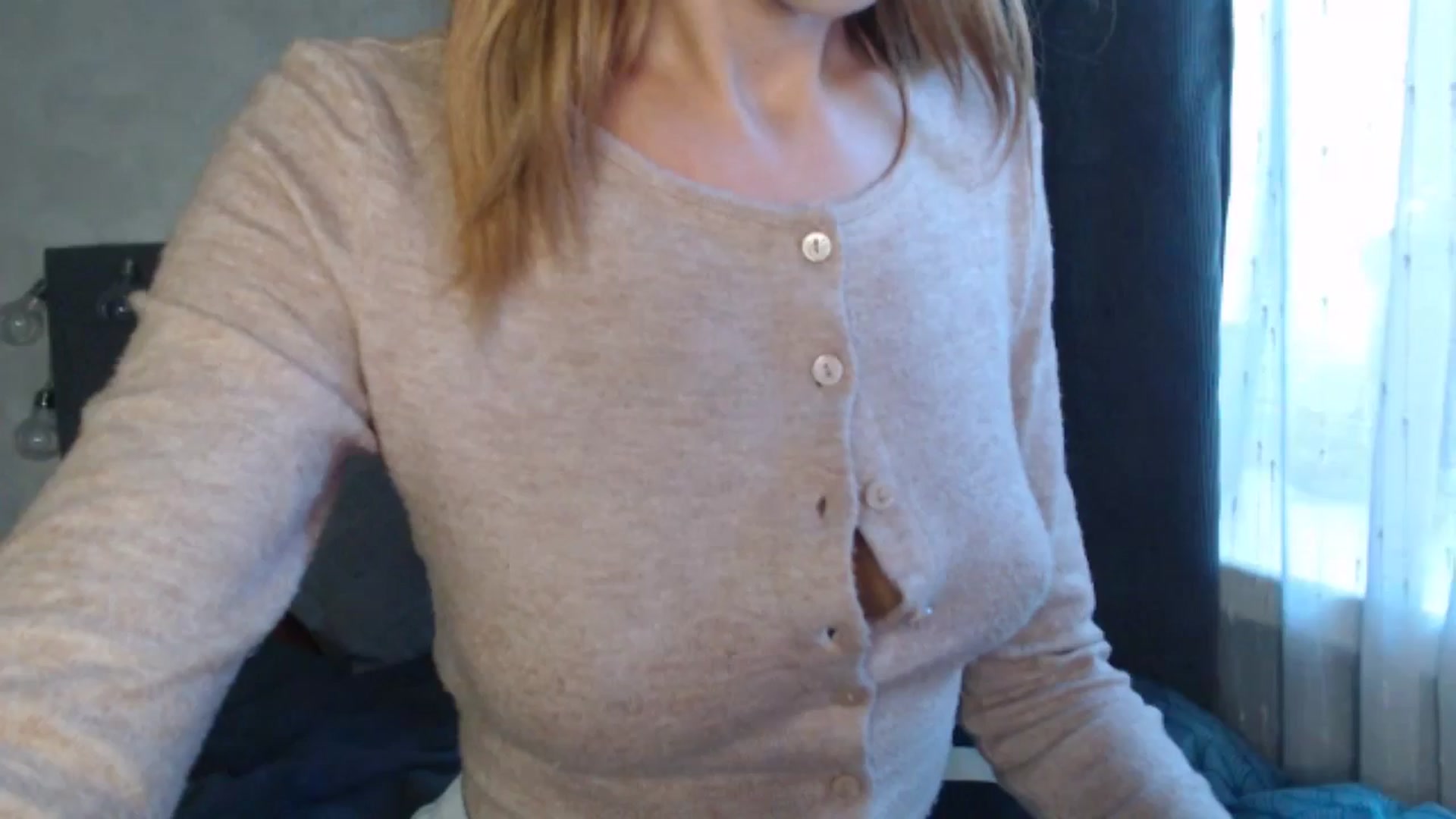 Gallery image thumbnail from Nora_Sweet's myfreecams stream on, 08/09/2024, 14:23 image 15 of 20