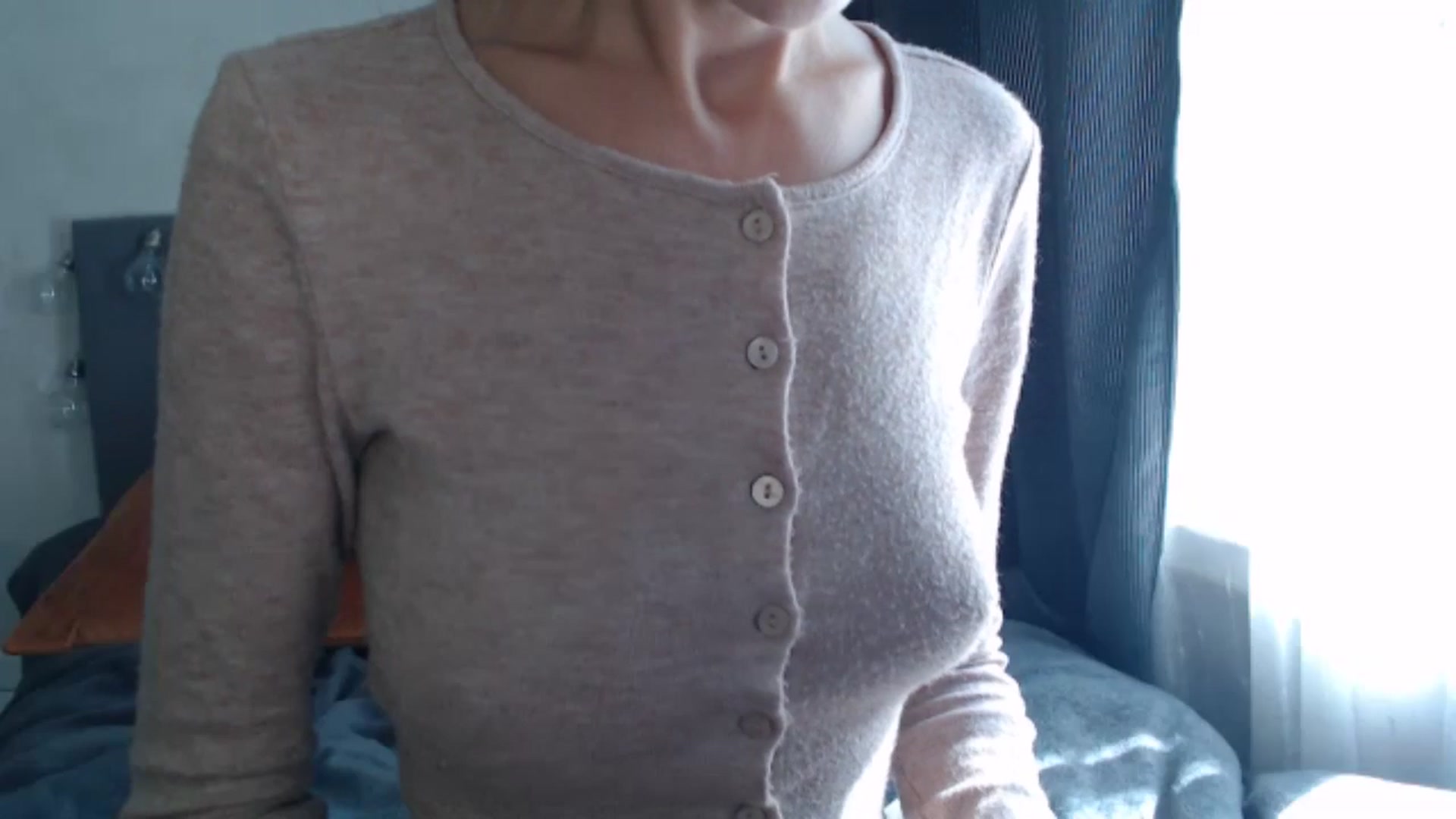 Gallery image thumbnail from Nora_Sweet's myfreecams stream on, 08/12/2024, 07:19 image 9 of 20