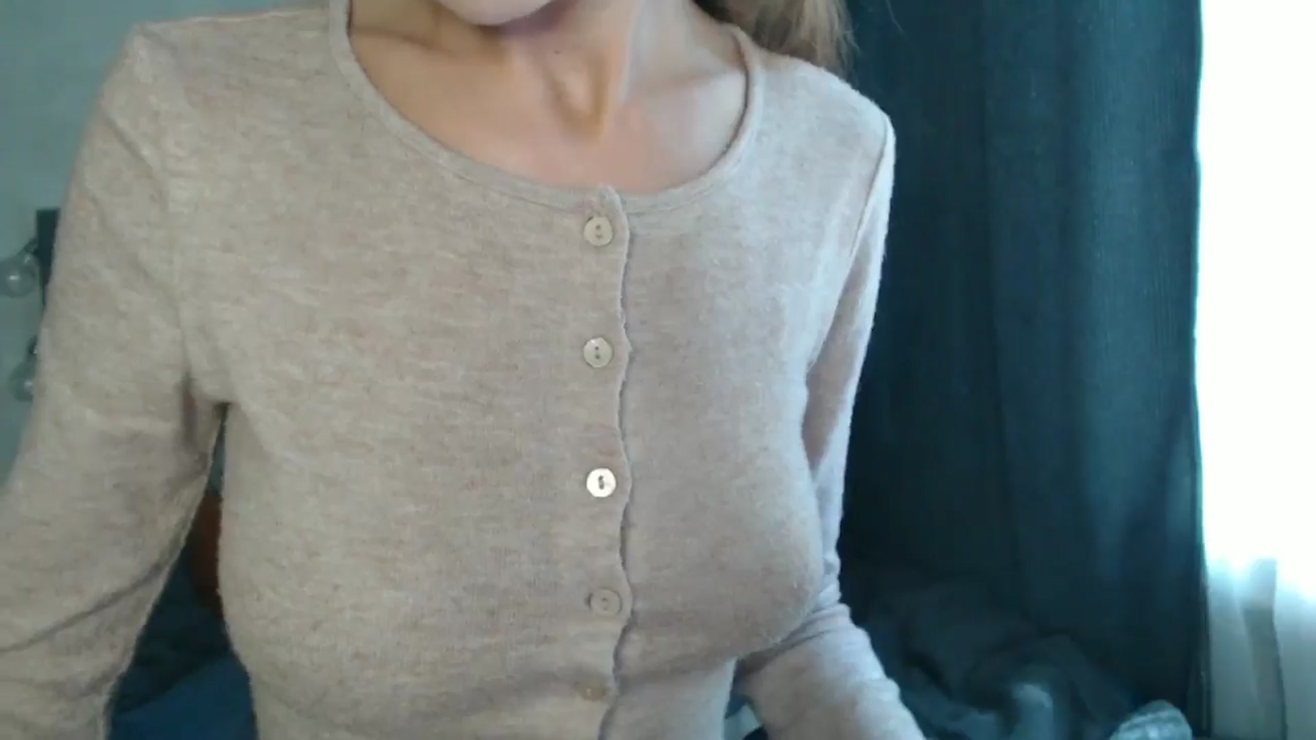 Gallery image thumbnail from Nora_Sweet's myfreecams stream on, 08/14/2024, 08:11 image 16 of 20