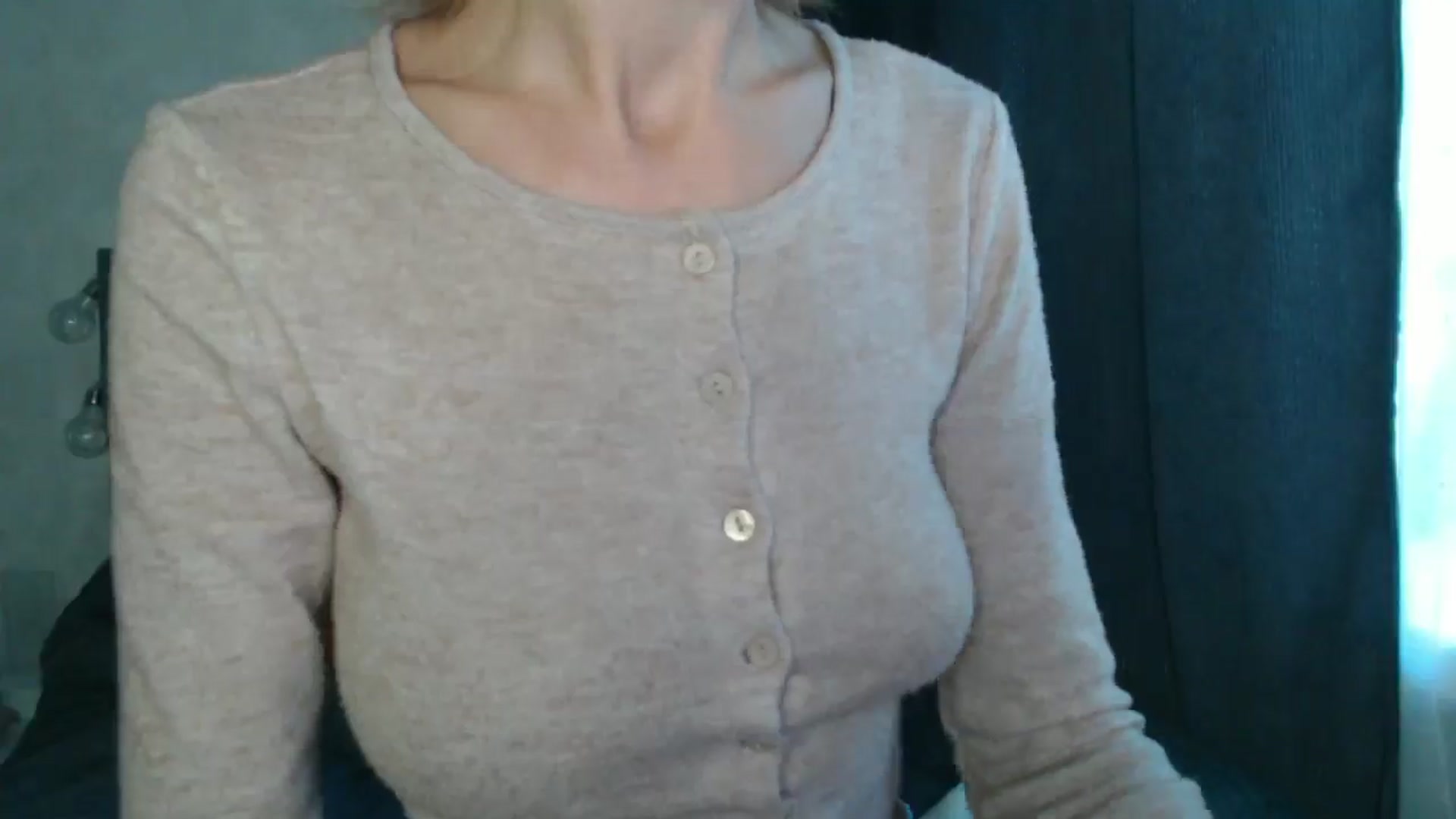 Gallery image thumbnail from Nora_Sweet's myfreecams stream on, 08/14/2024, 09:51 image 9 of 20