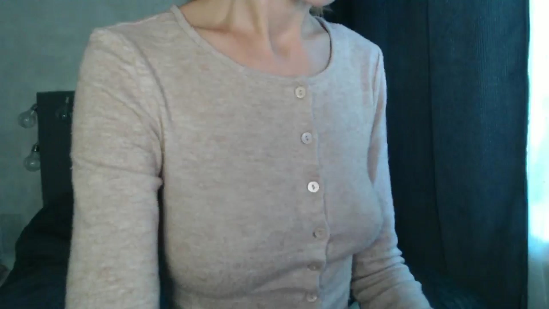 Gallery image thumbnail from Nora_Sweet's myfreecams stream on, 08/14/2024, 09:51 image 10 of 20
