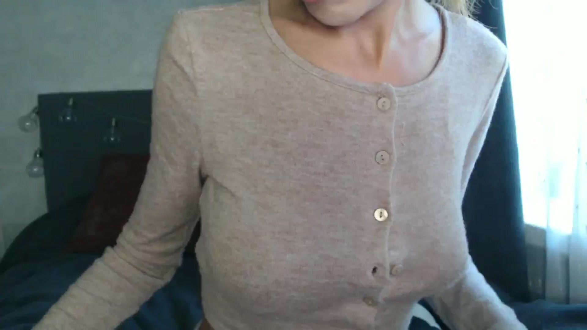 Gallery image thumbnail from Nora_Sweet's myfreecams stream on, 08/15/2024, 11:47 image 3 of 20
