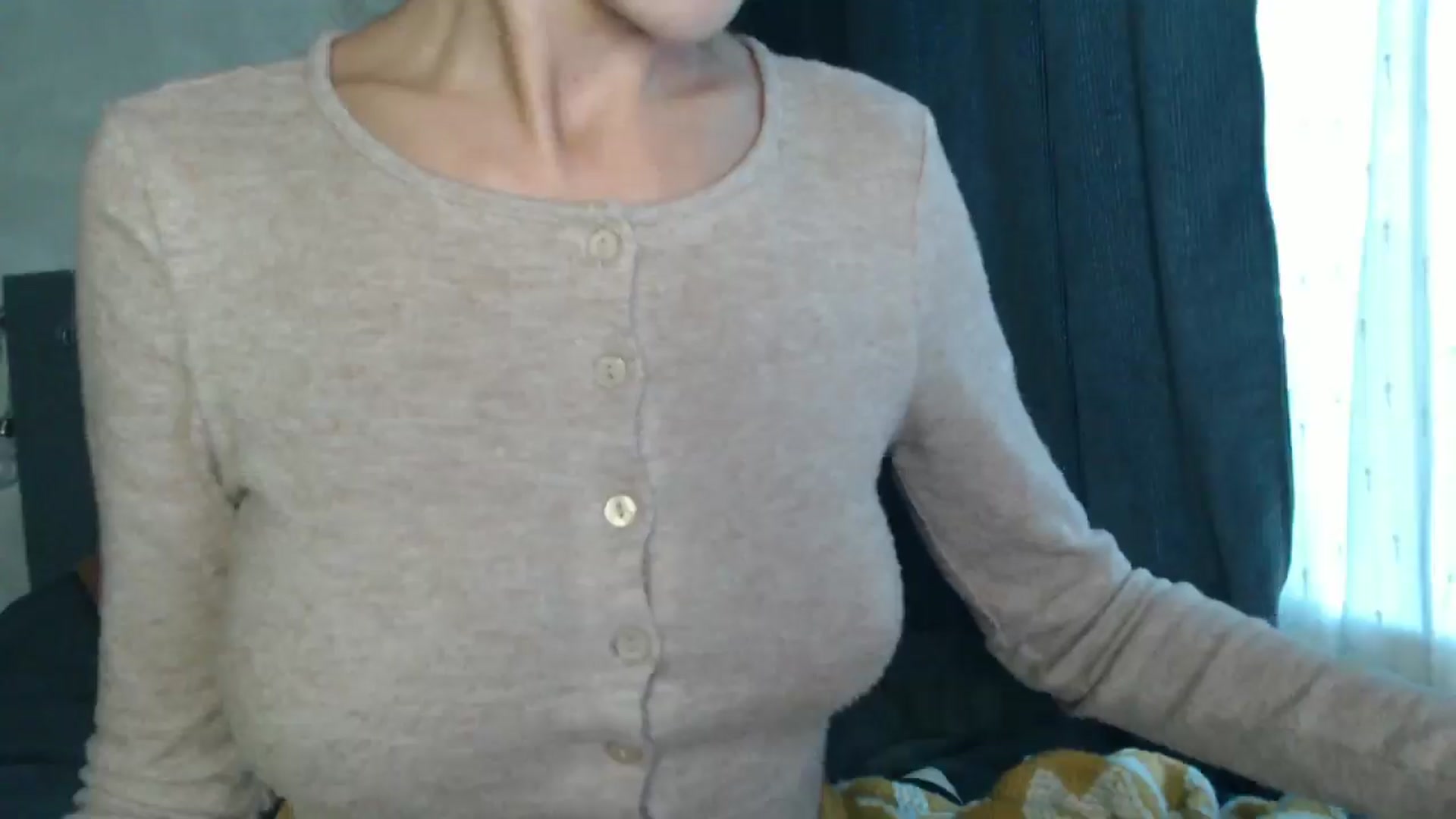 Gallery image thumbnail from Nora_Sweet's myfreecams stream on, 08/17/2024, 10:12 image 4 of 20