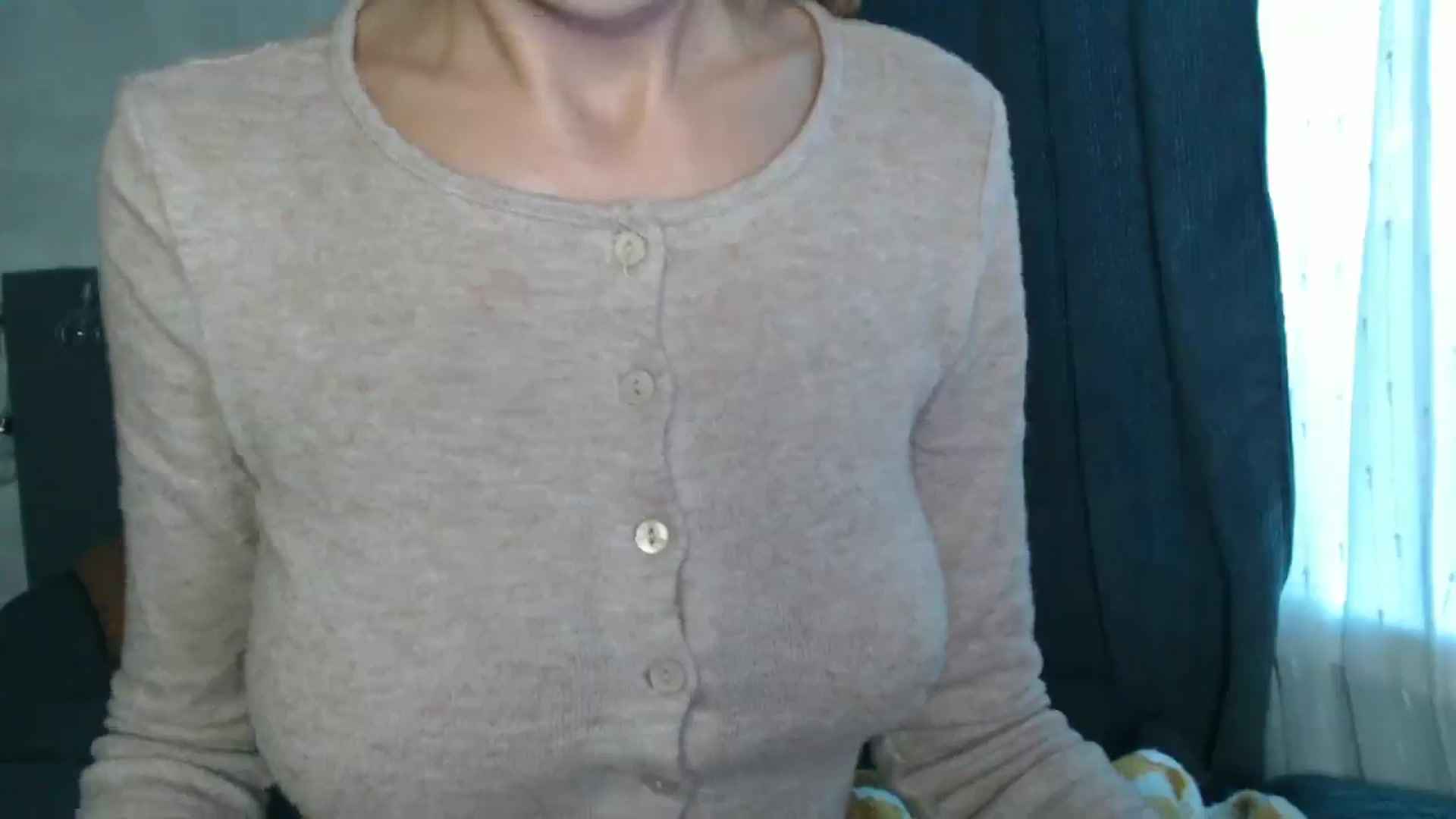 Gallery image thumbnail from Nora_Sweet's myfreecams stream on, 08/17/2024, 10:12 image 7 of 20