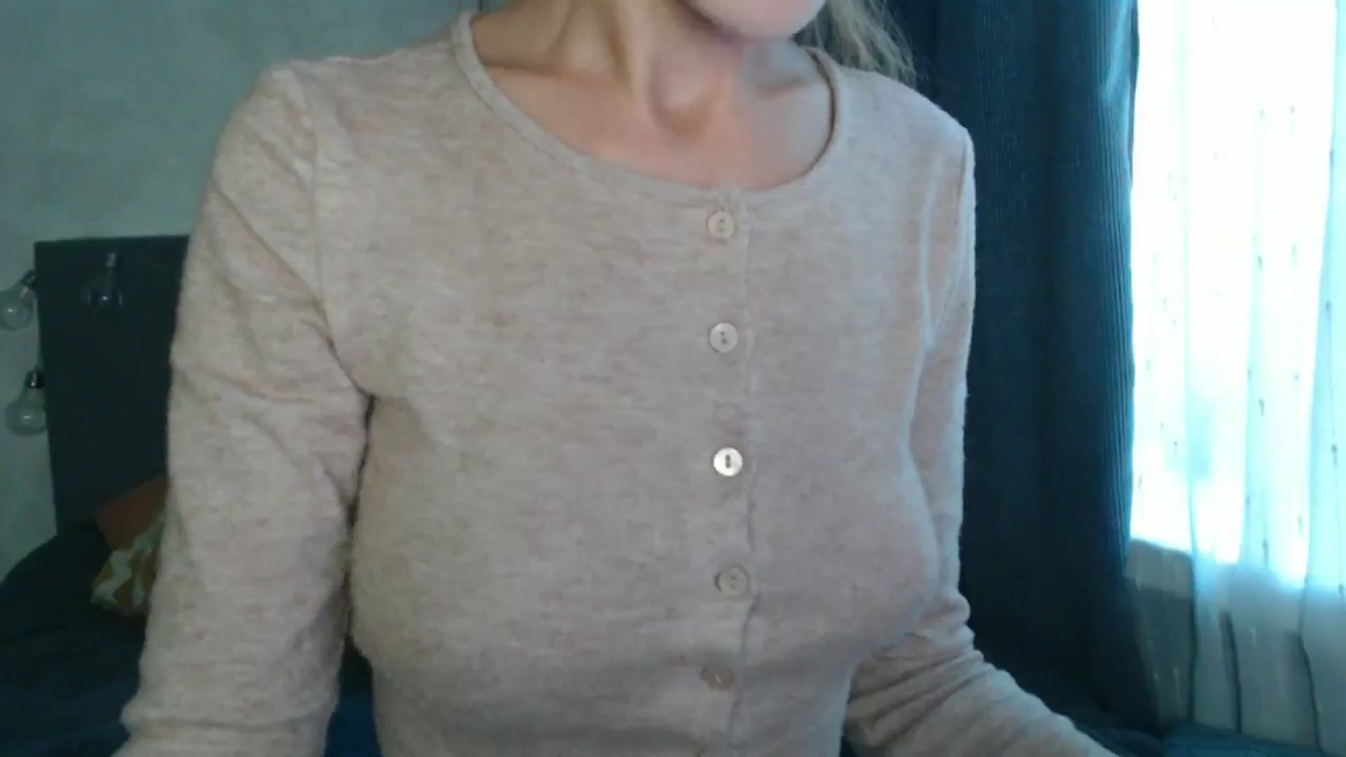 Gallery image thumbnail from Nora_Sweet's myfreecams stream on, 08/18/2024, 10:50 image 18 of 20
