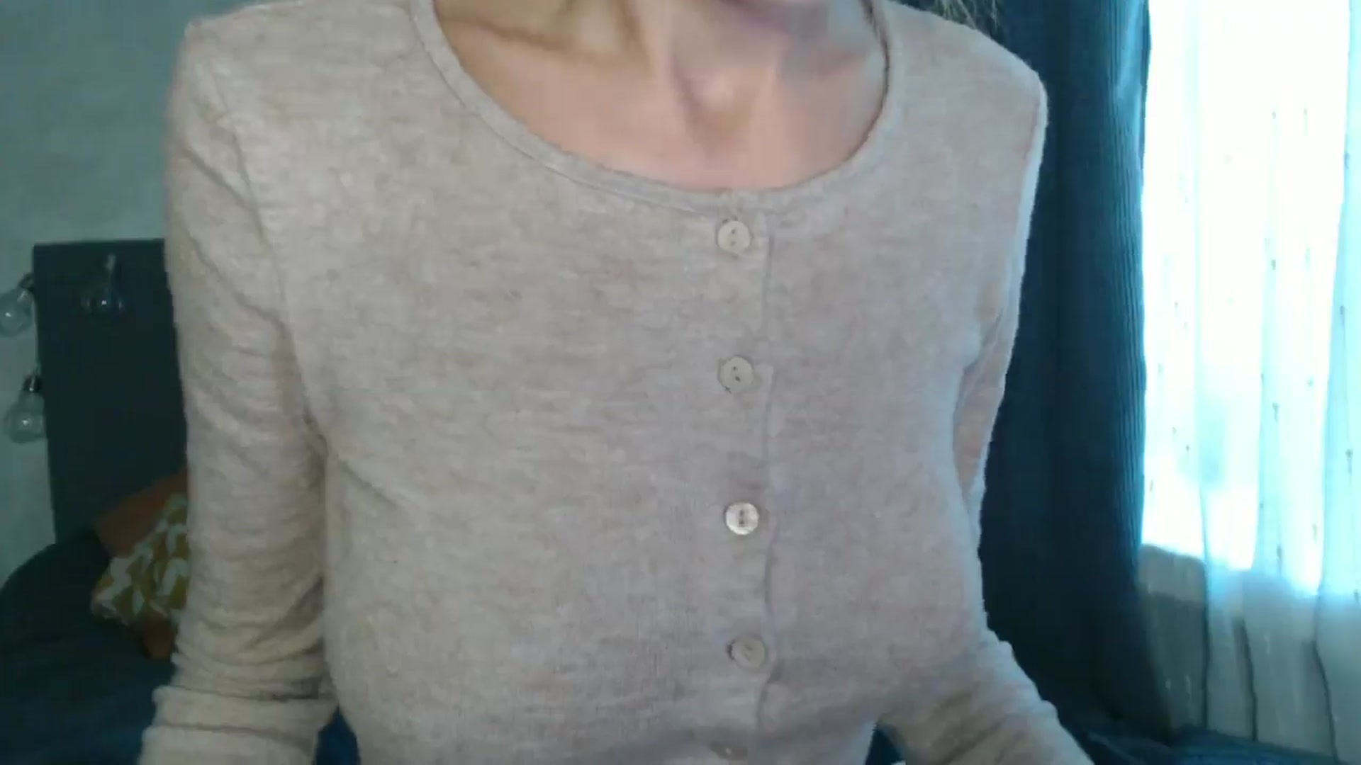 Gallery image thumbnail from Nora_Sweet's myfreecams stream on, 08/18/2024, 10:50 image 4 of 20
