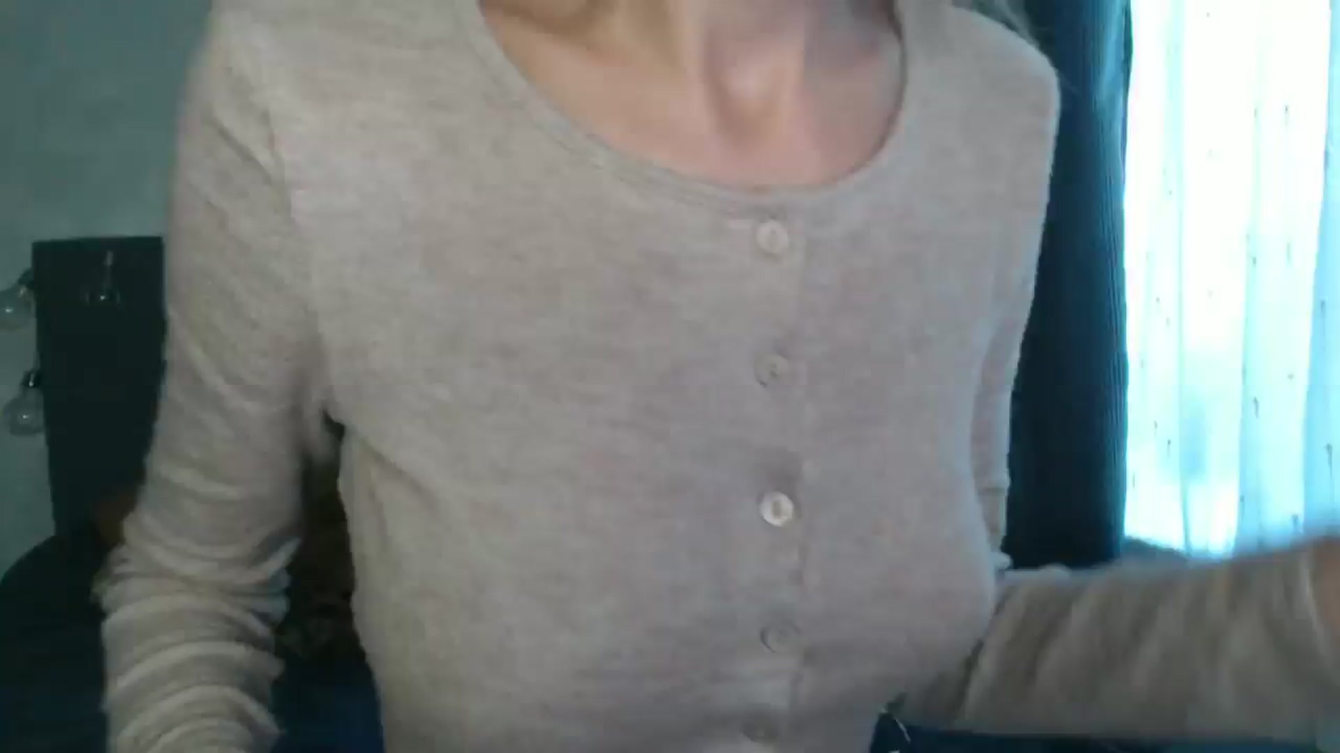 Gallery image thumbnail from Nora_Sweet's myfreecams stream on, 08/18/2024, 10:50 image 3 of 20