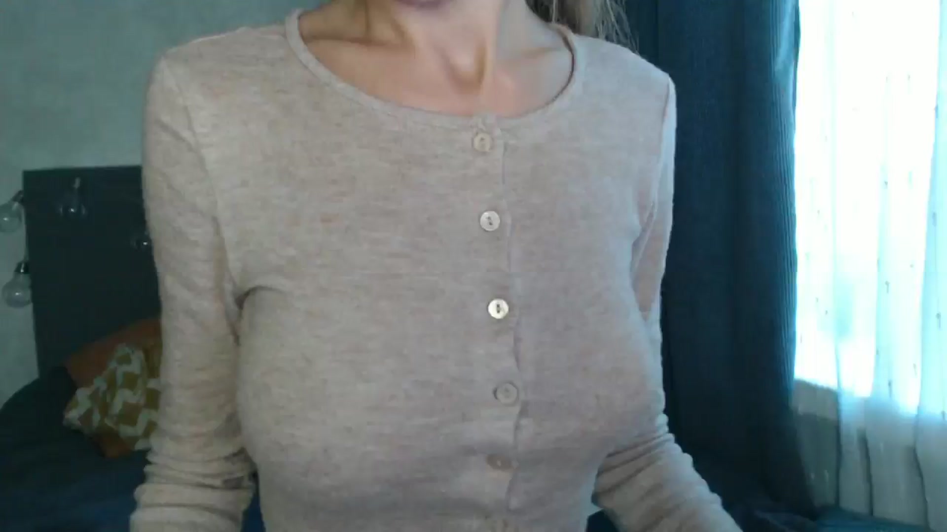 Gallery image thumbnail from Nora_Sweet's myfreecams stream on, 08/18/2024, 10:50 image 7 of 20