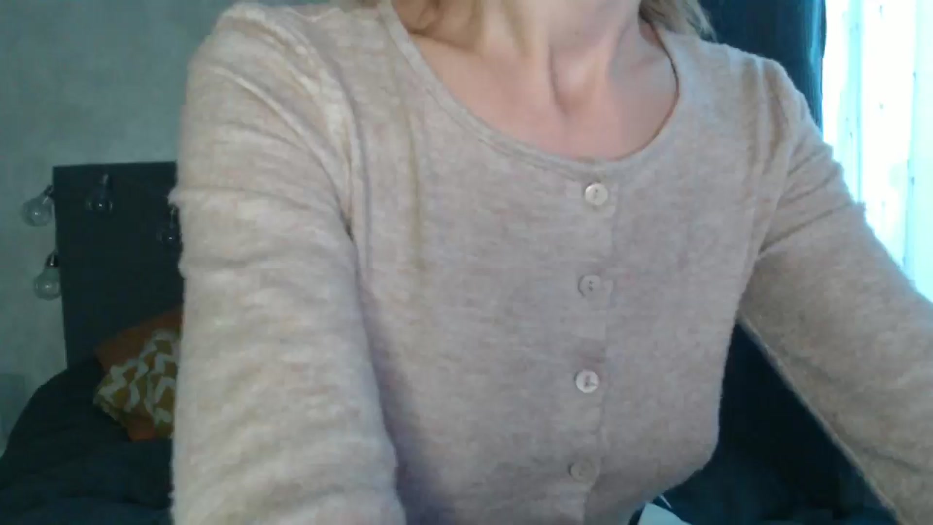 Gallery image thumbnail from Nora_Sweet's myfreecams stream on, 08/18/2024, 12:11 image 3 of 20