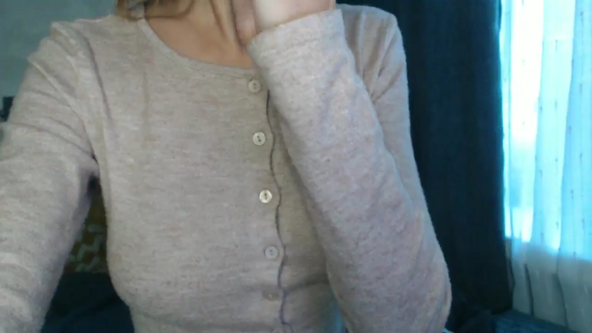 Gallery image thumbnail from Nora_Sweet's myfreecams stream on, 08/18/2024, 12:36 image 11 of 20