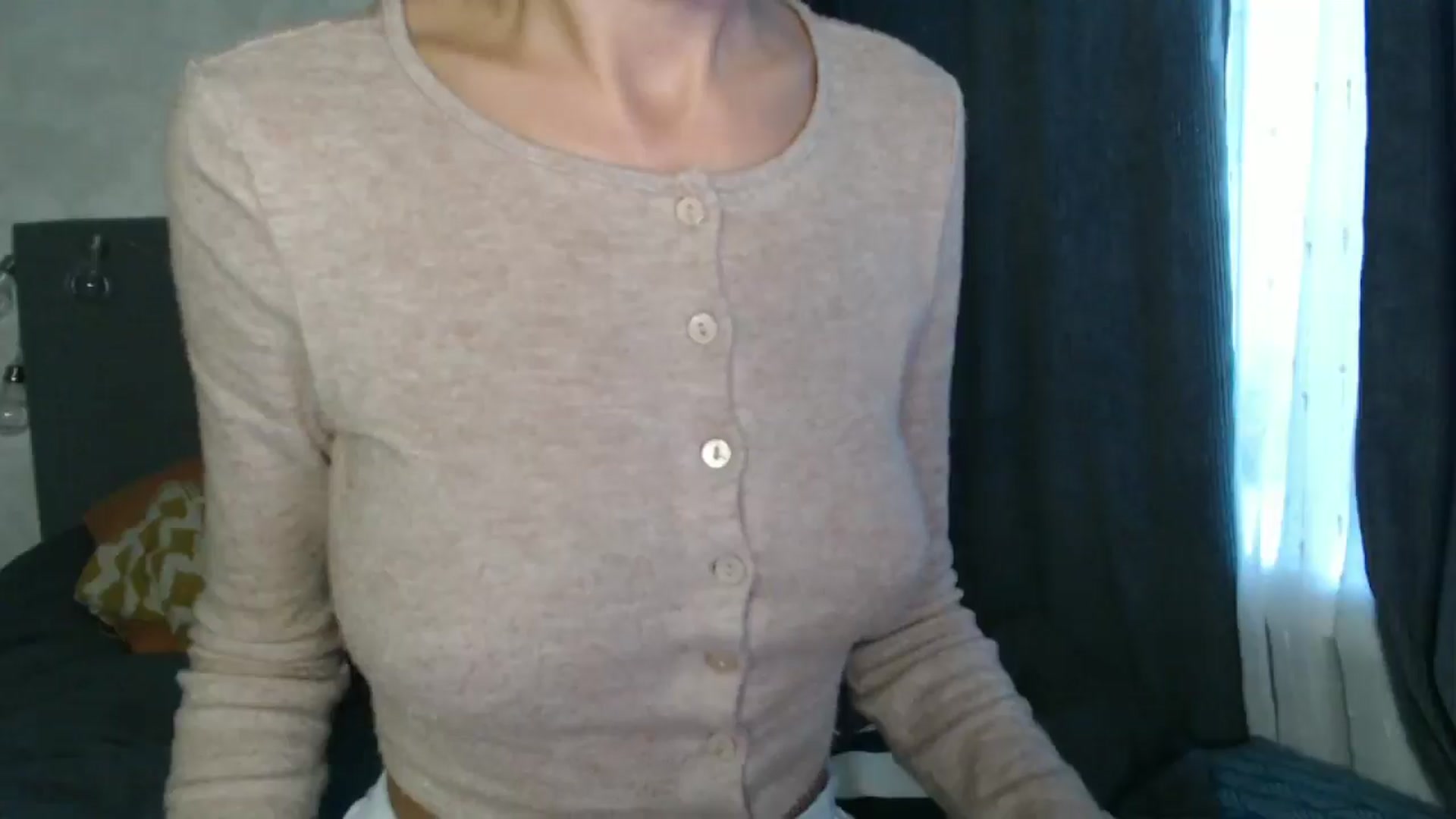 Gallery image thumbnail from Nora_Sweet's myfreecams stream on, 08/18/2024, 13:08 image 19 of 20