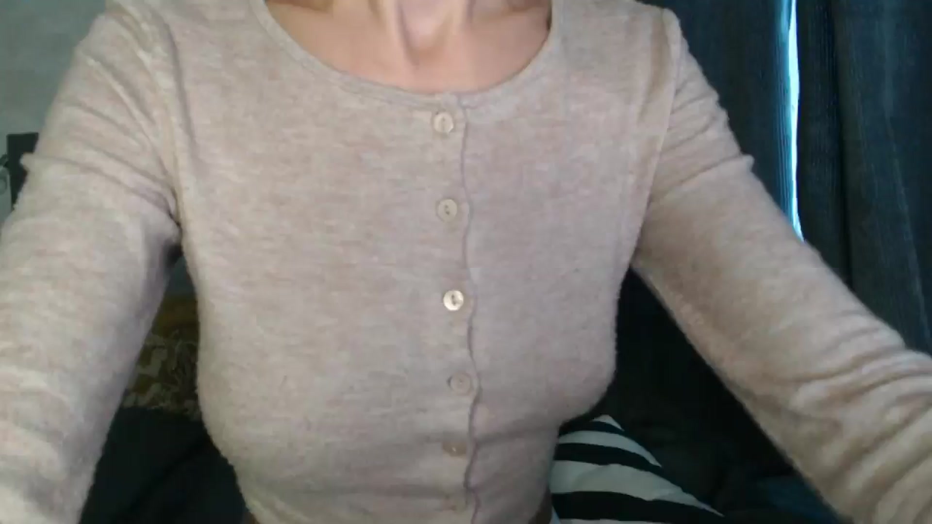 Gallery image thumbnail from Nora_Sweet's myfreecams stream on, 08/18/2024, 13:08 image 5 of 20