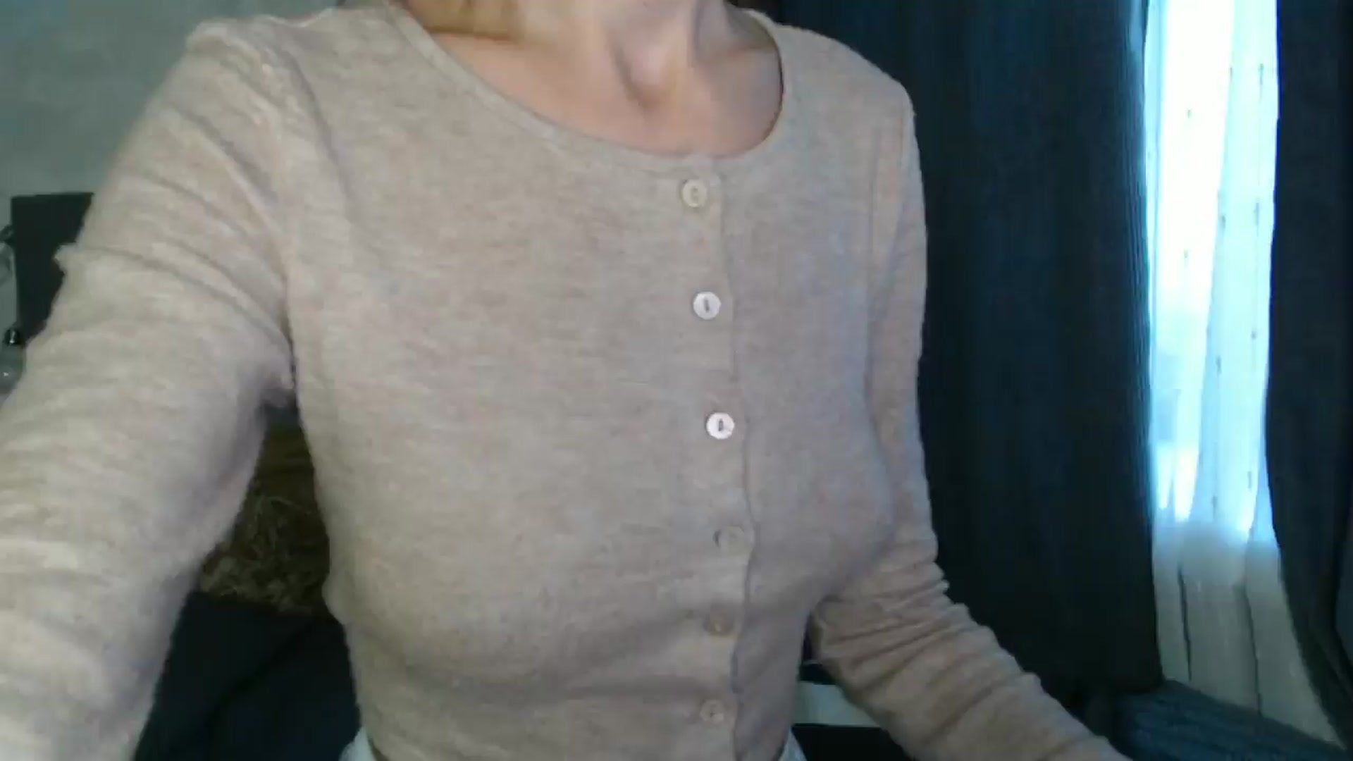 Gallery image thumbnail from Nora_Sweet's myfreecams stream on, 08/18/2024, 13:08 image 15 of 20