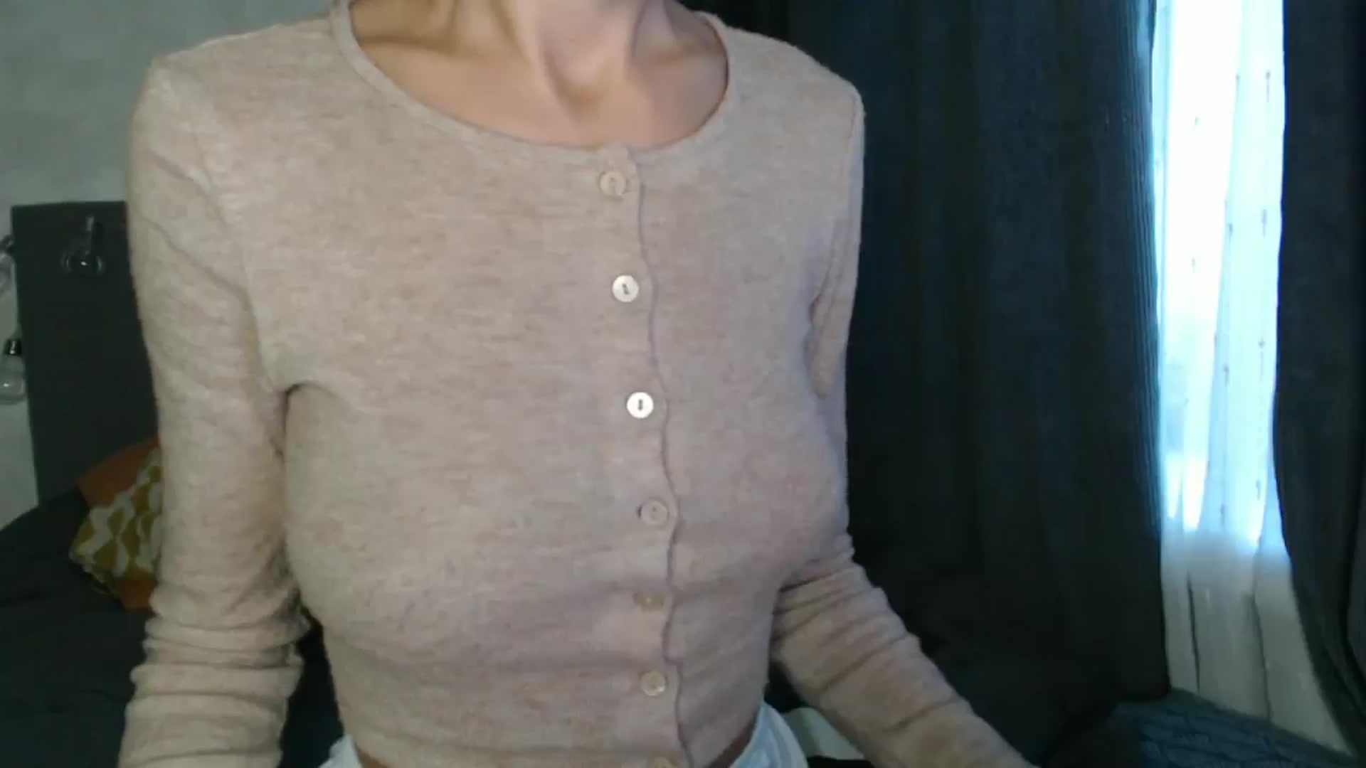 Gallery image thumbnail from Nora_Sweet's myfreecams stream on, 08/18/2024, 13:08 image 18 of 20