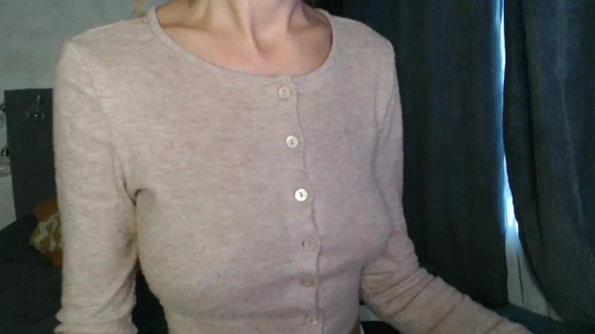 Gallery image thumbnail from Nora_Sweet's myfreecams stream on, 08/18/2024, 13:08 image 3 of 20