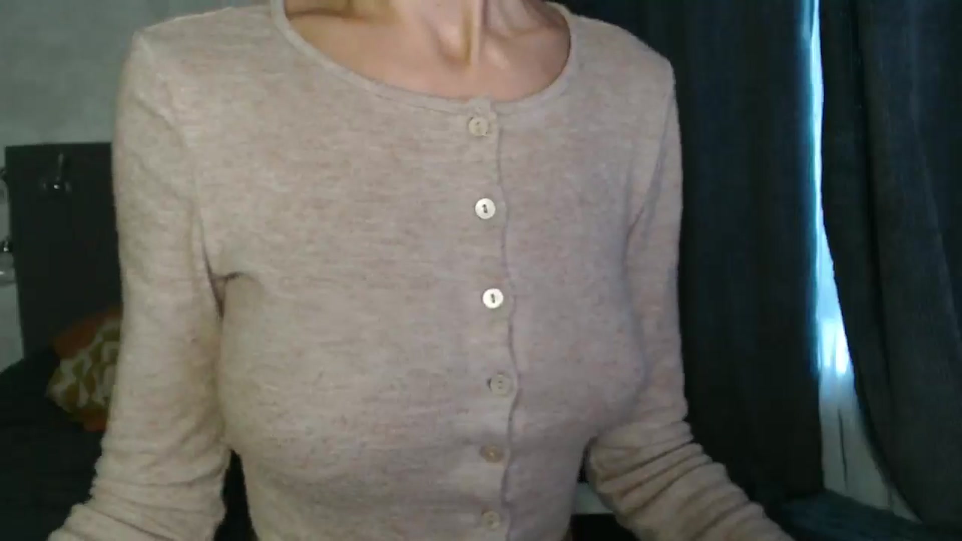 Gallery image thumbnail from Nora_Sweet's myfreecams stream on, 08/18/2024, 13:08 image 9 of 20