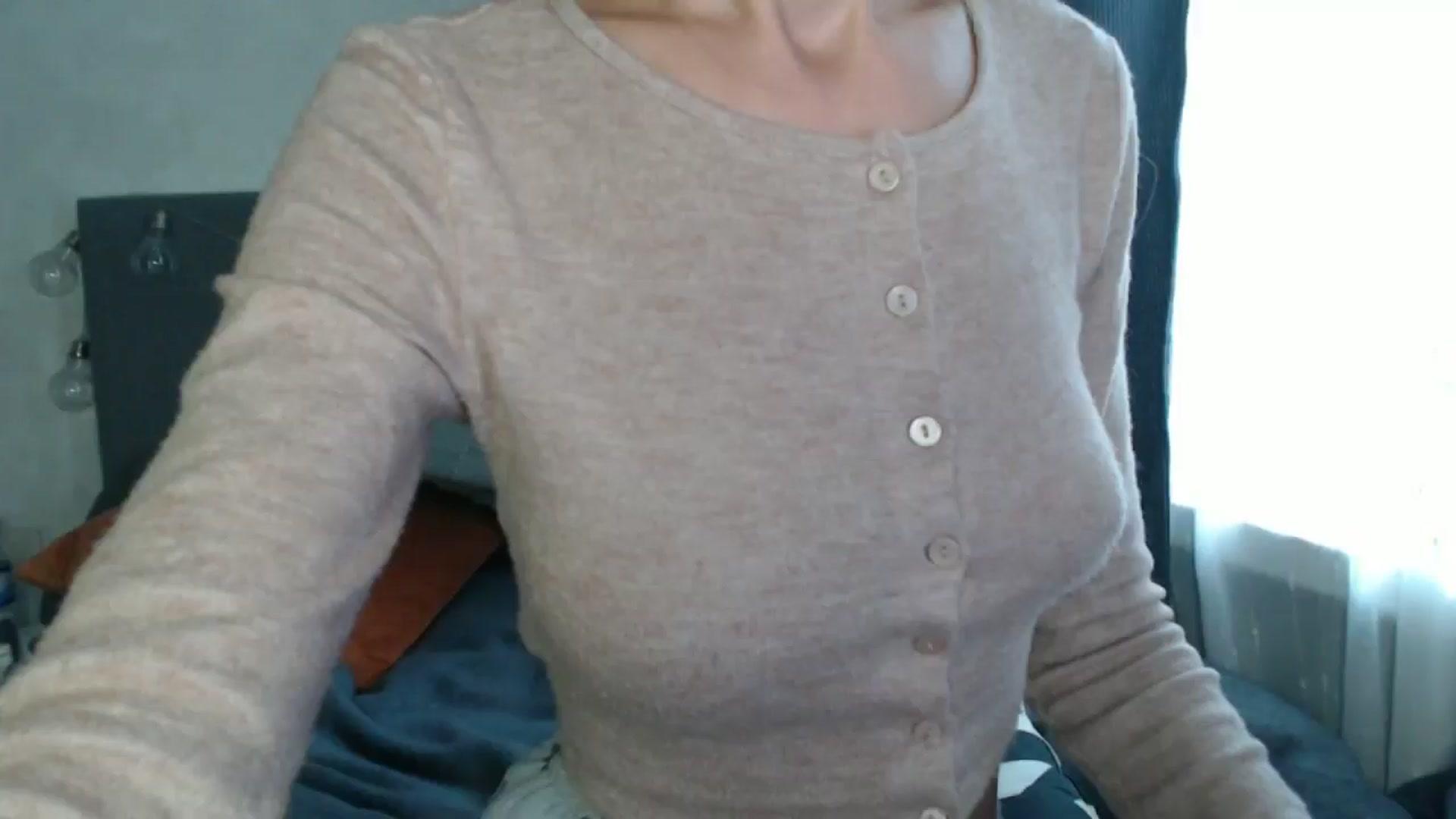 Gallery image thumbnail from Nora_Sweet's myfreecams stream on, 08/21/2024, 08:08 image 16 of 20