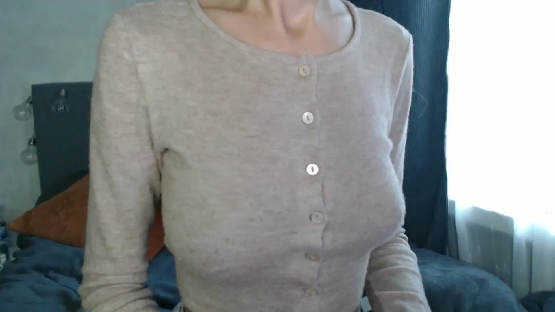 Gallery image thumbnail from Nora_Sweet's myfreecams stream on, 08/21/2024, 08:08 image 17 of 20