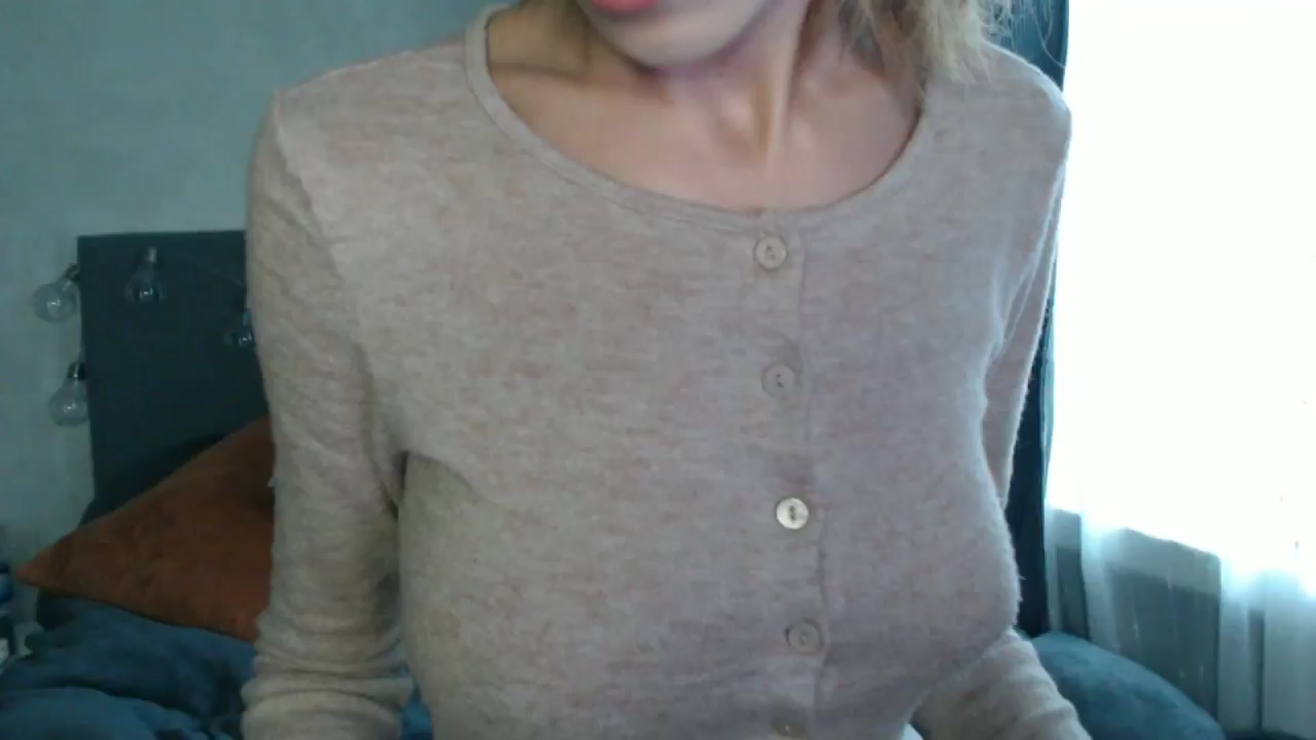 Gallery image thumbnail from Nora_Sweet's myfreecams stream on, 08/21/2024, 08:08 image 11 of 20