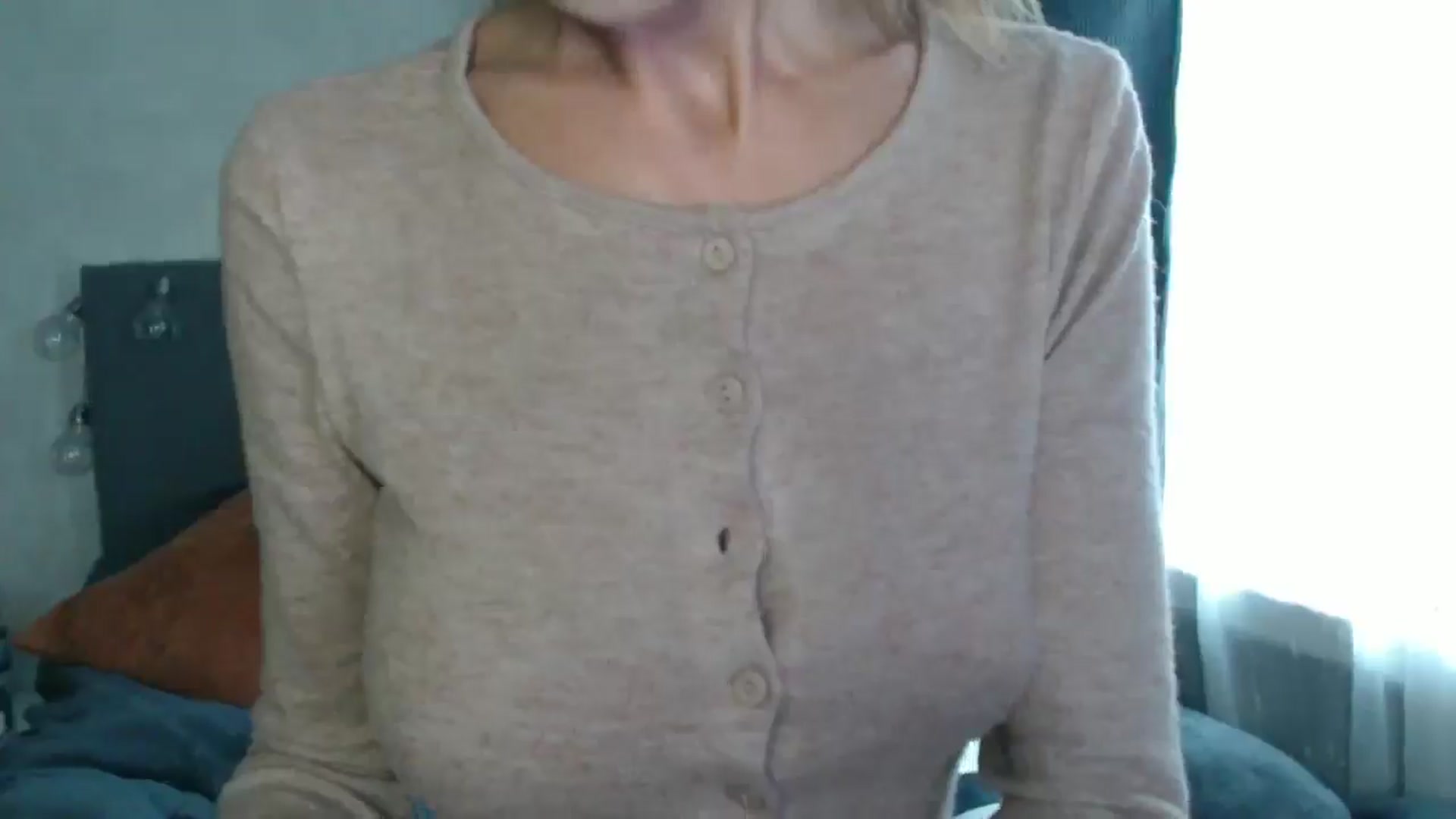 Gallery image thumbnail from Nora_Sweet's myfreecams stream on, 08/21/2024, 08:08 image 6 of 20